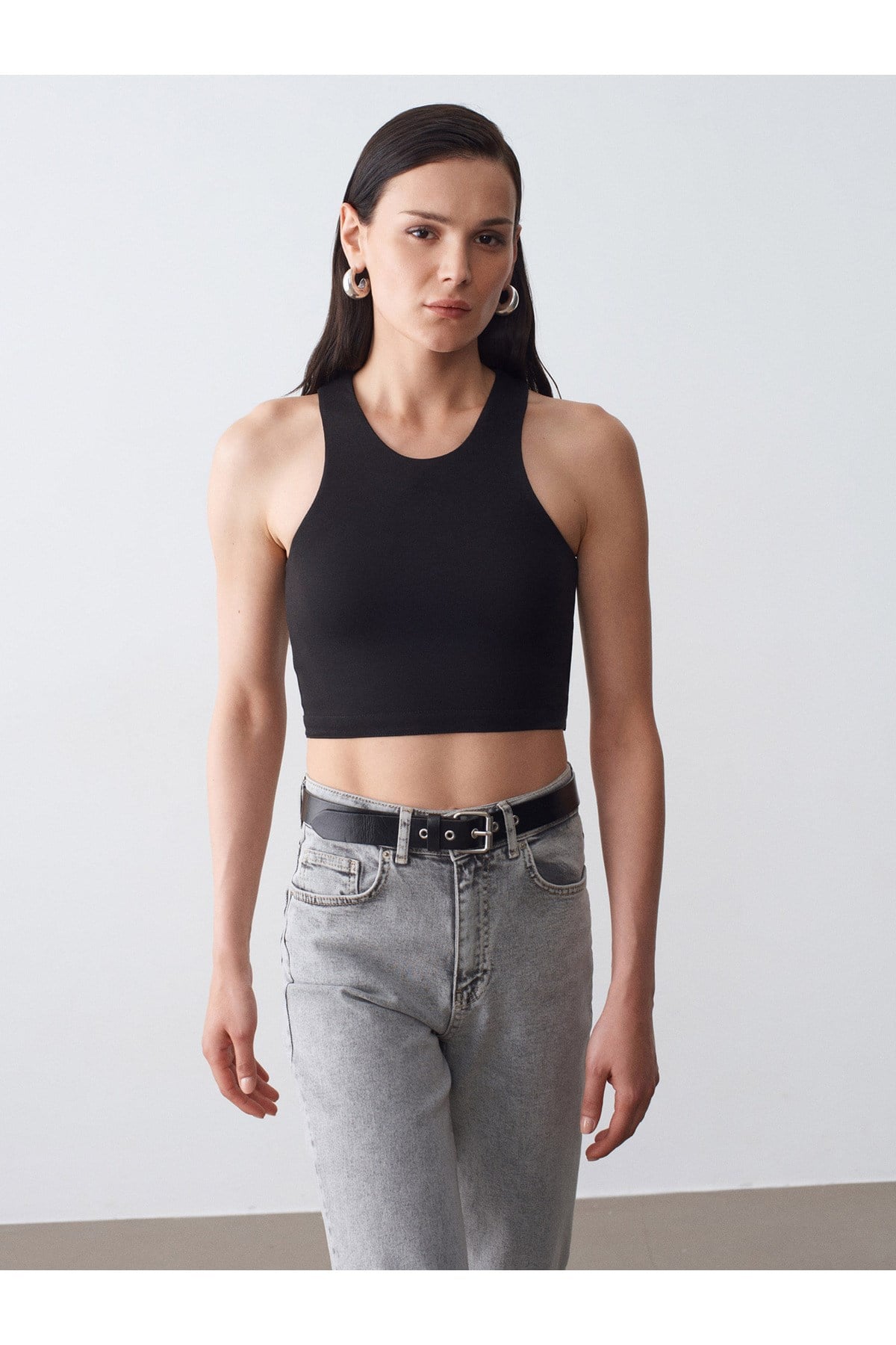 32941-halter-yaka-crop-top-siyah-2-6b58.jpg