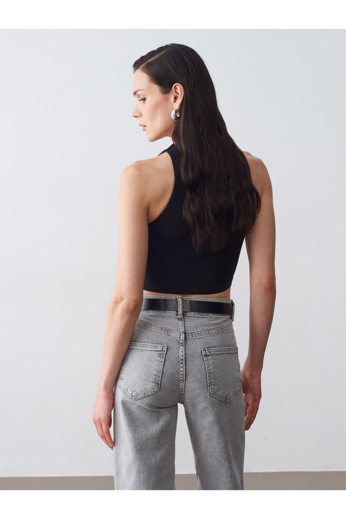 32941-halter-yaka-crop-top-siyah-d52233.jpg