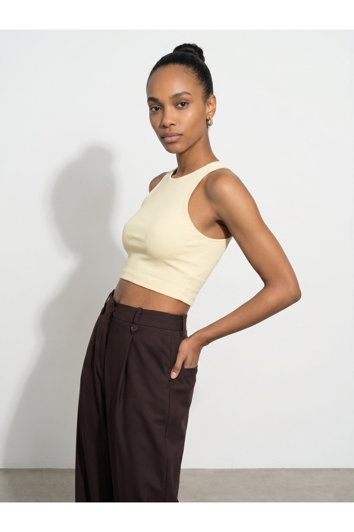 32941-lyocell-crop-top-acik-sari-0ed-48.jpg