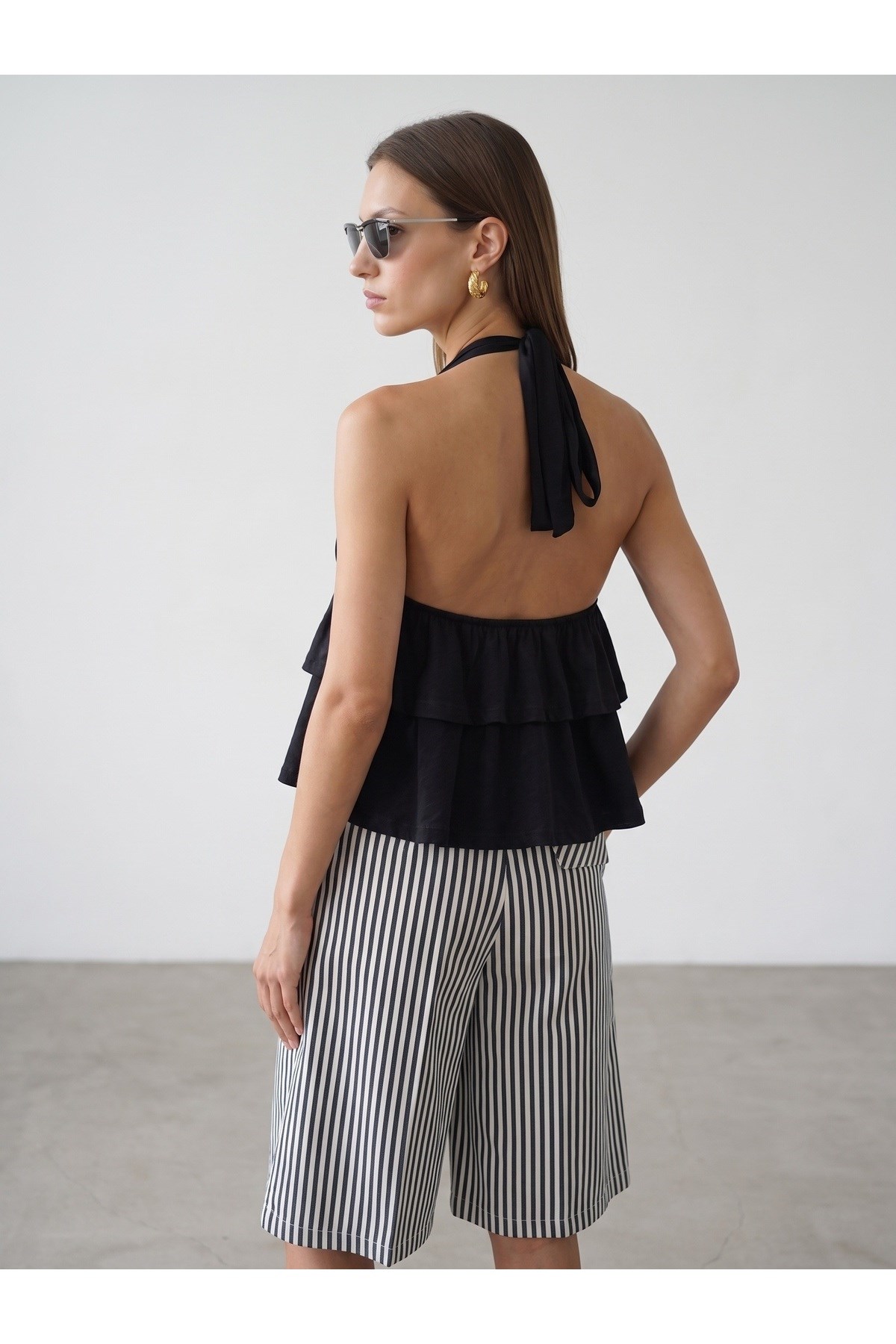 33017-lyocell-halter-top-siyah-45-a0c.jpg