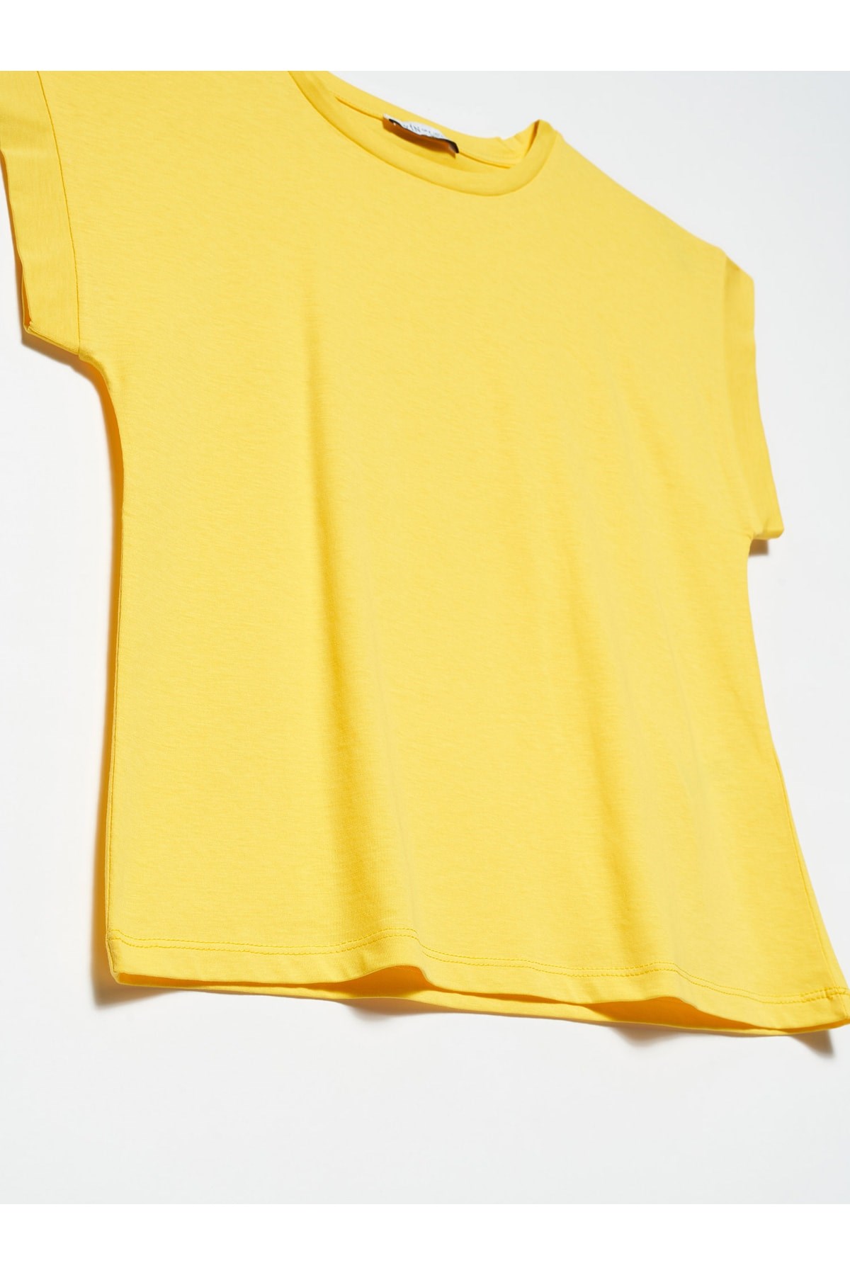 3504-bisiklet-yaka-penye-t-shirt-sari-4bb-73.jpg