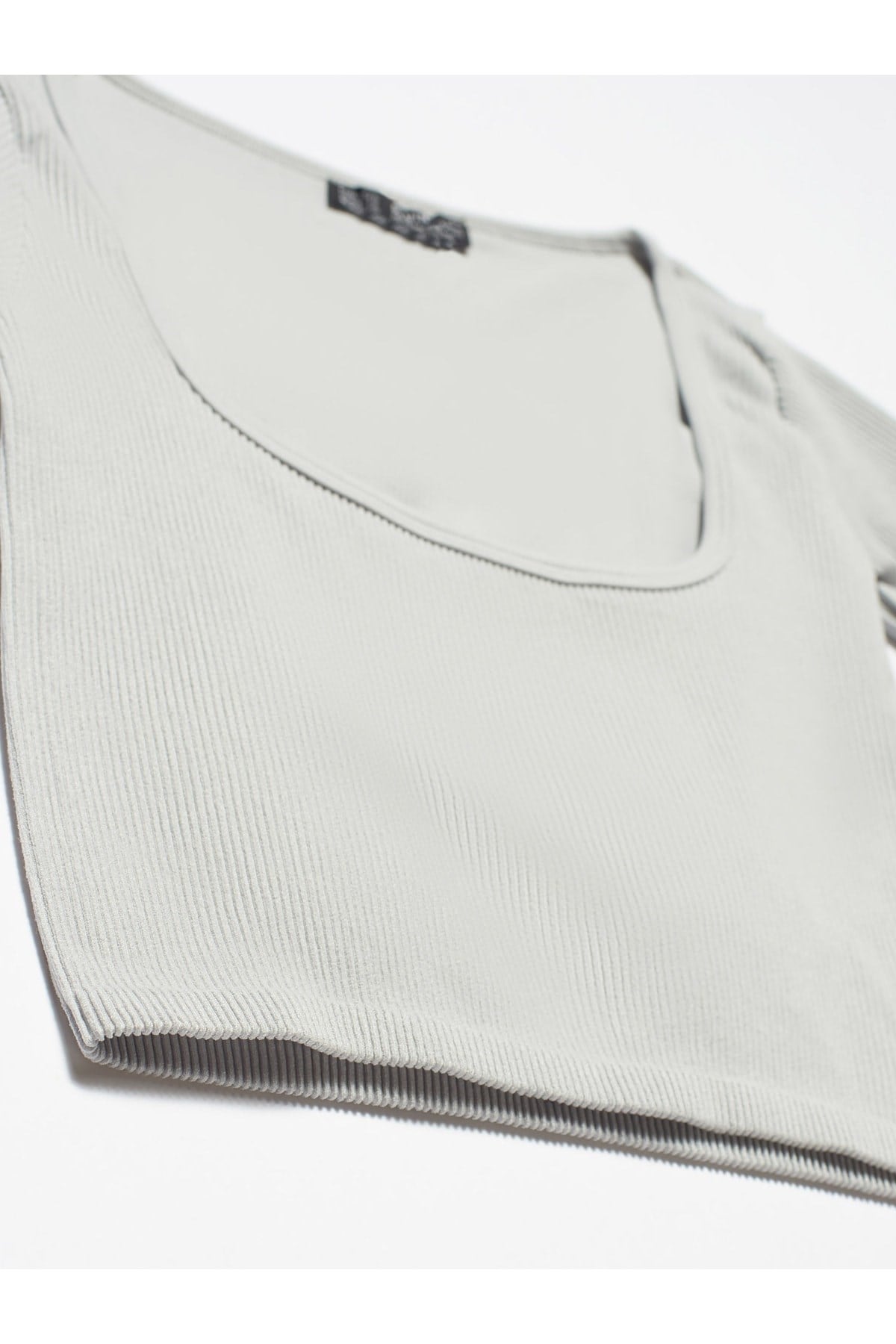 3666-u-yaka-kisa-kol-crop-top-gri-87cb3-.jpg