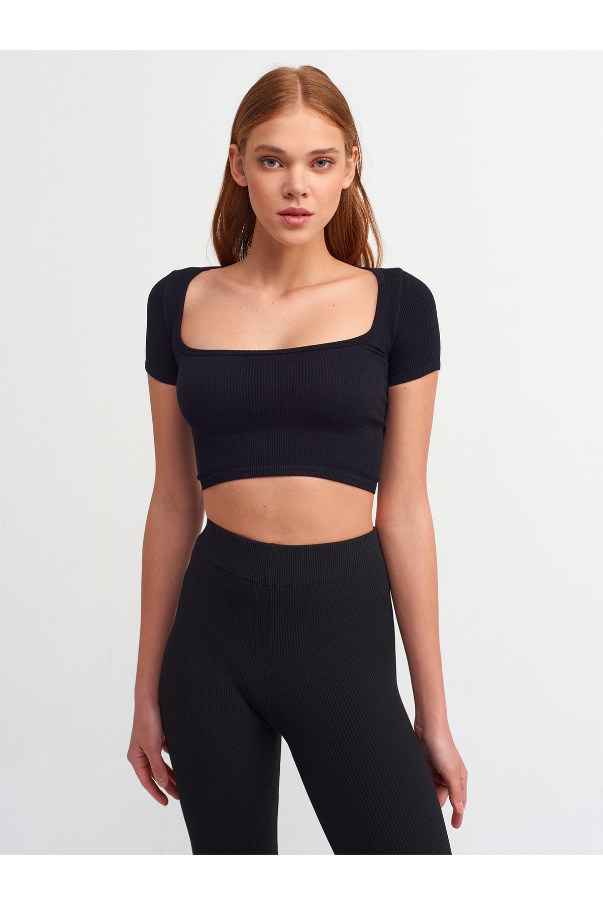 3666-u-yaka-kisa-kol-crop-top-siyah--33afe.jpg