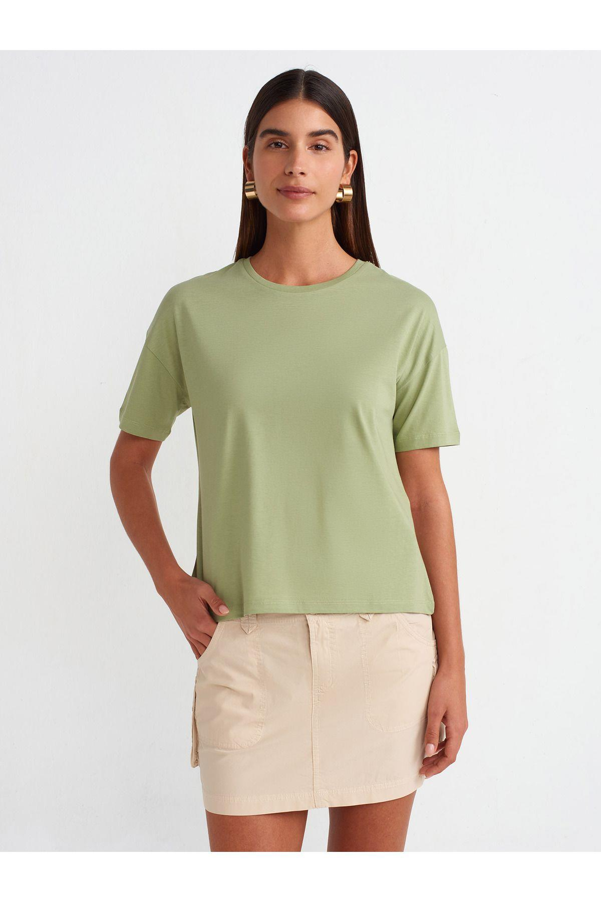 3683-bisiklet-yaka-basic-t-shirt-acik--533-60.jpg