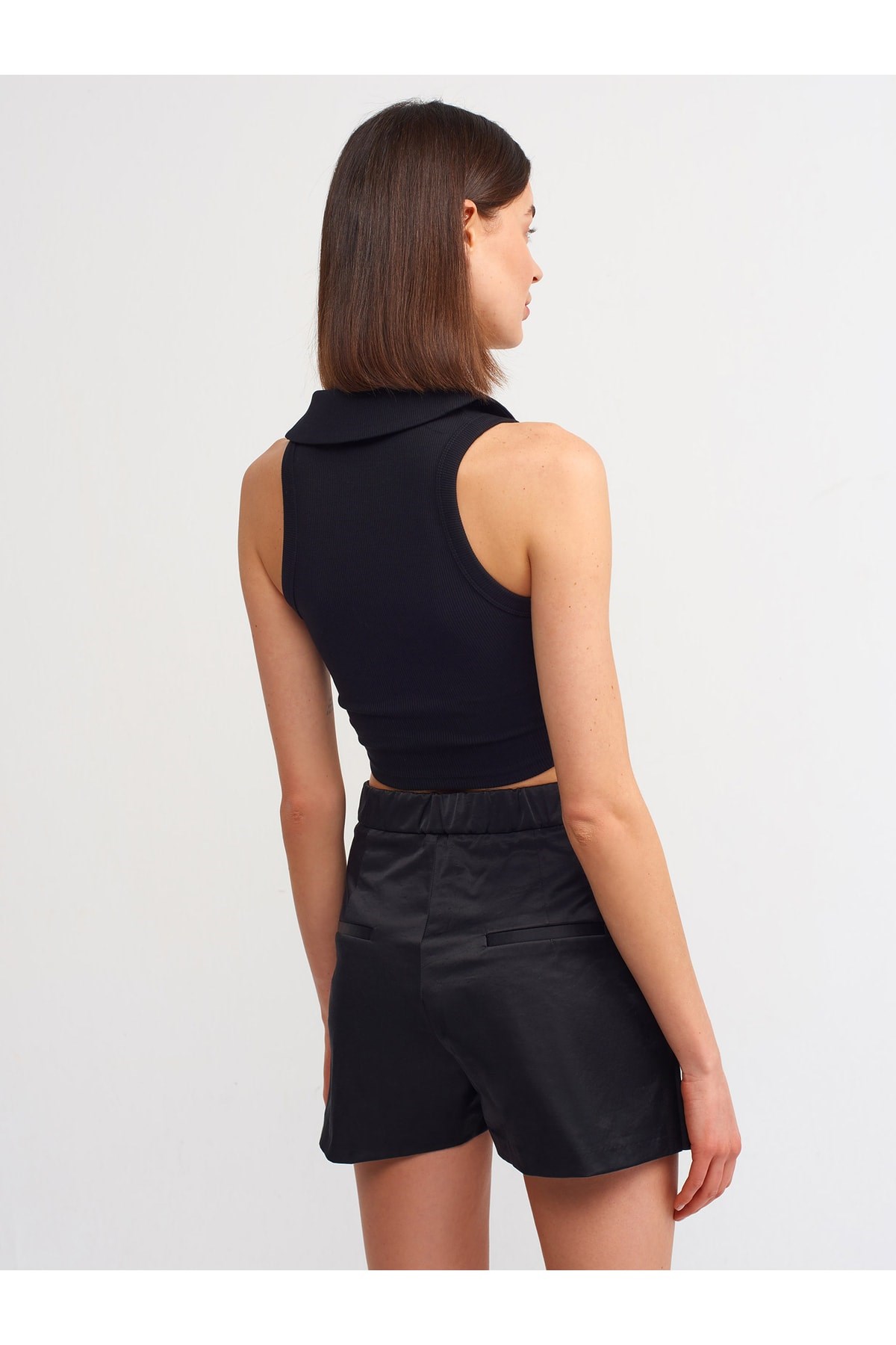 3699-polo-yaka-crop-top-siyah-3-4384.jpg