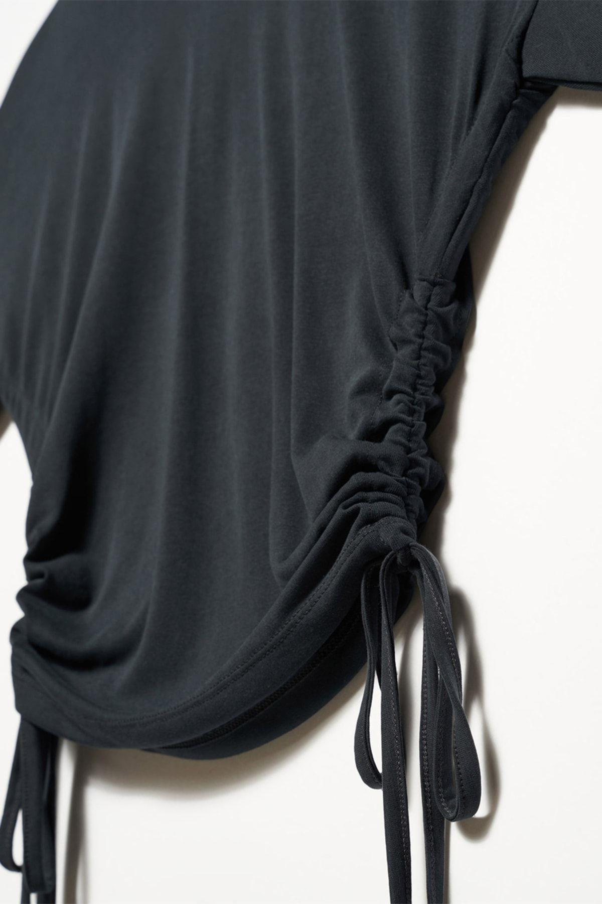 3790-yani-bagcikli-tshirt-siyah--de03-.jpg