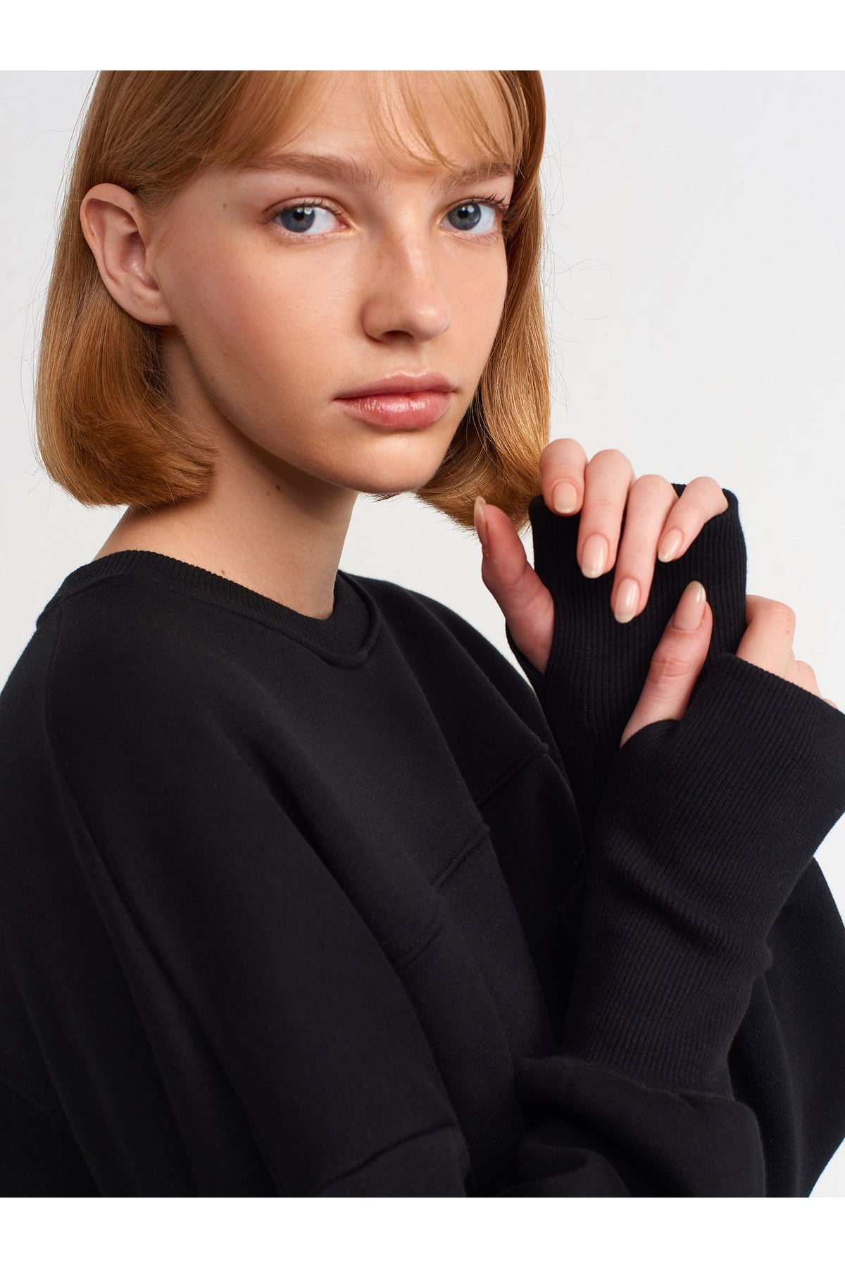 40111-oversize-sweatshirt-siyah-41e2-4.jpg