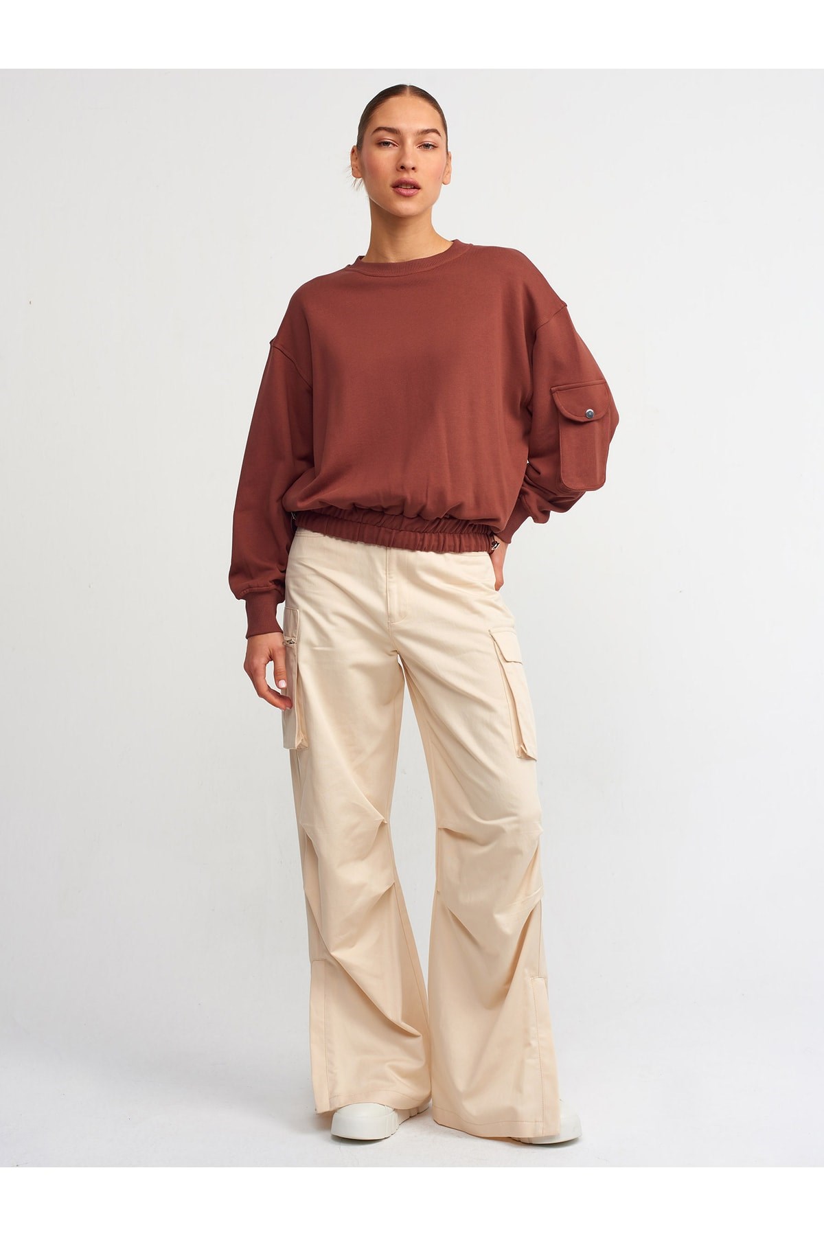 40114-cep-detayli-sweatshirt-kahve-237de2.jpg