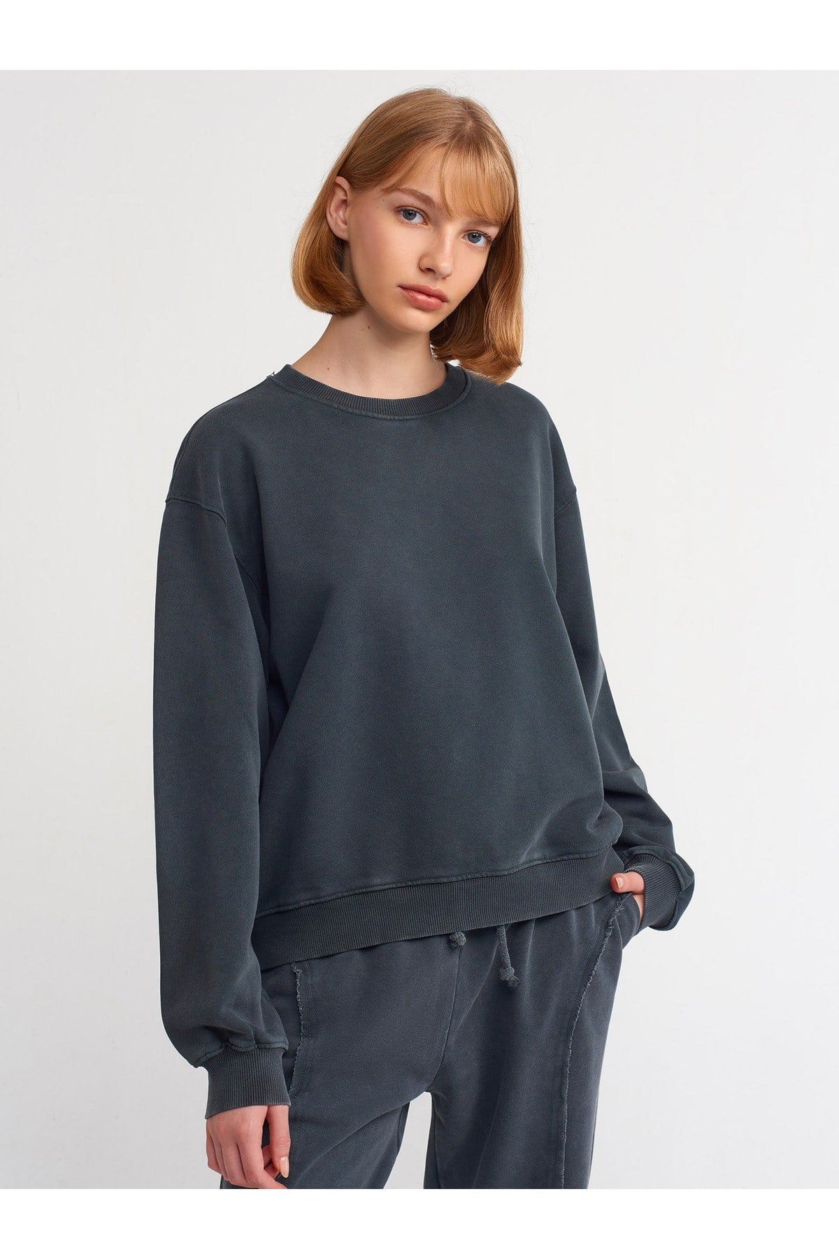40144-bisiklet-yaka-sweatshirt-antrasi-733279.jpg