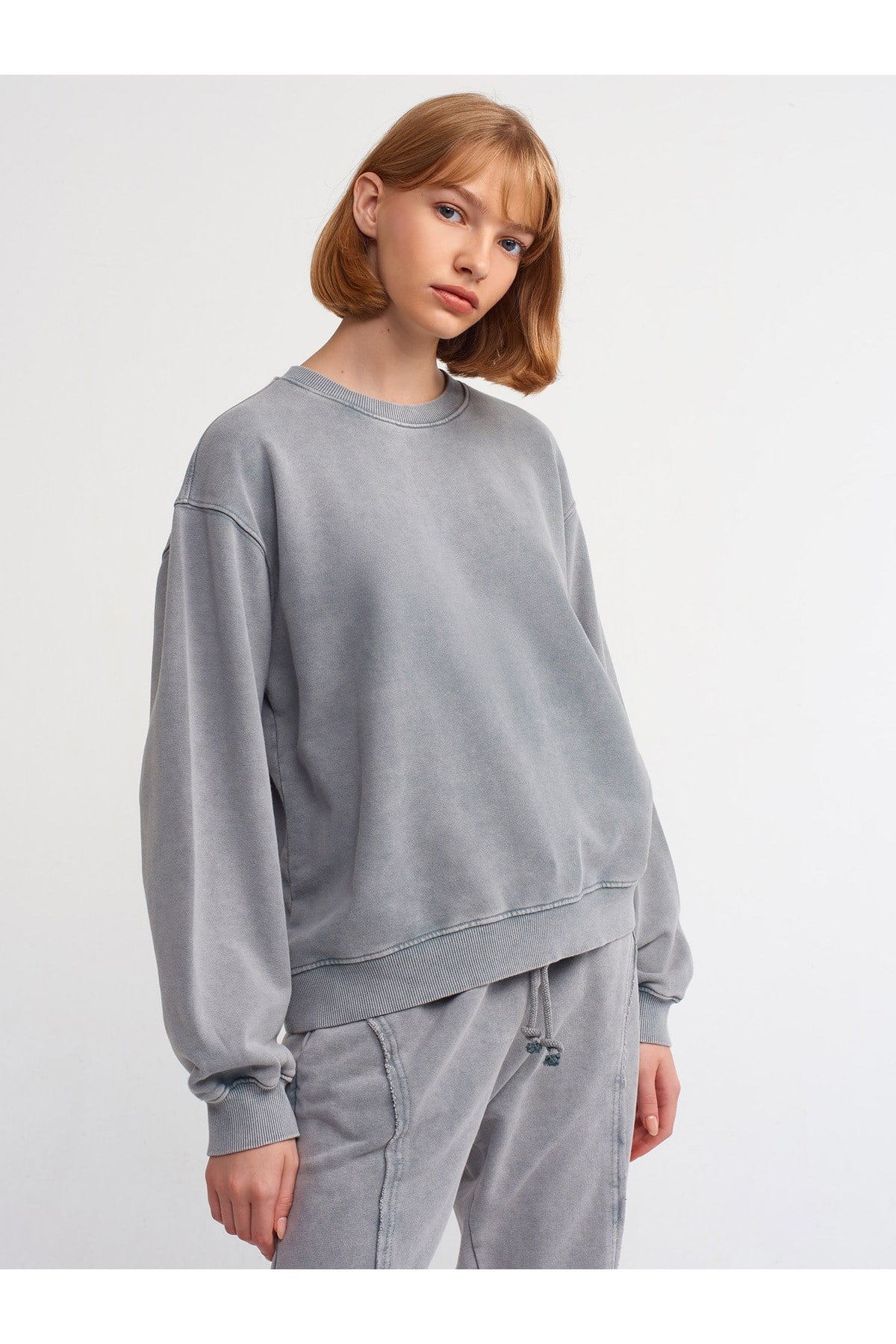 40144-bisiklet-yaka-sweatshirt-gri-afc9-5.jpg