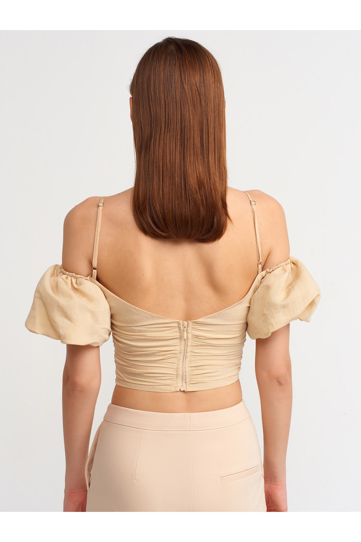 50154-balon-kollu-crop-top-bej-9f0686.jpg