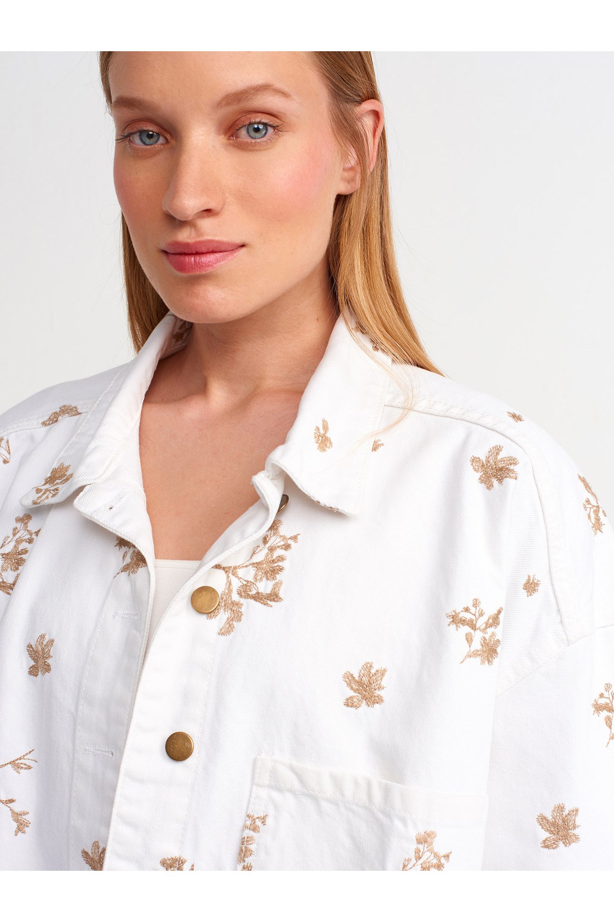 50670-islemeli-oversize-gomlek-beyaz-ee-933.jpg