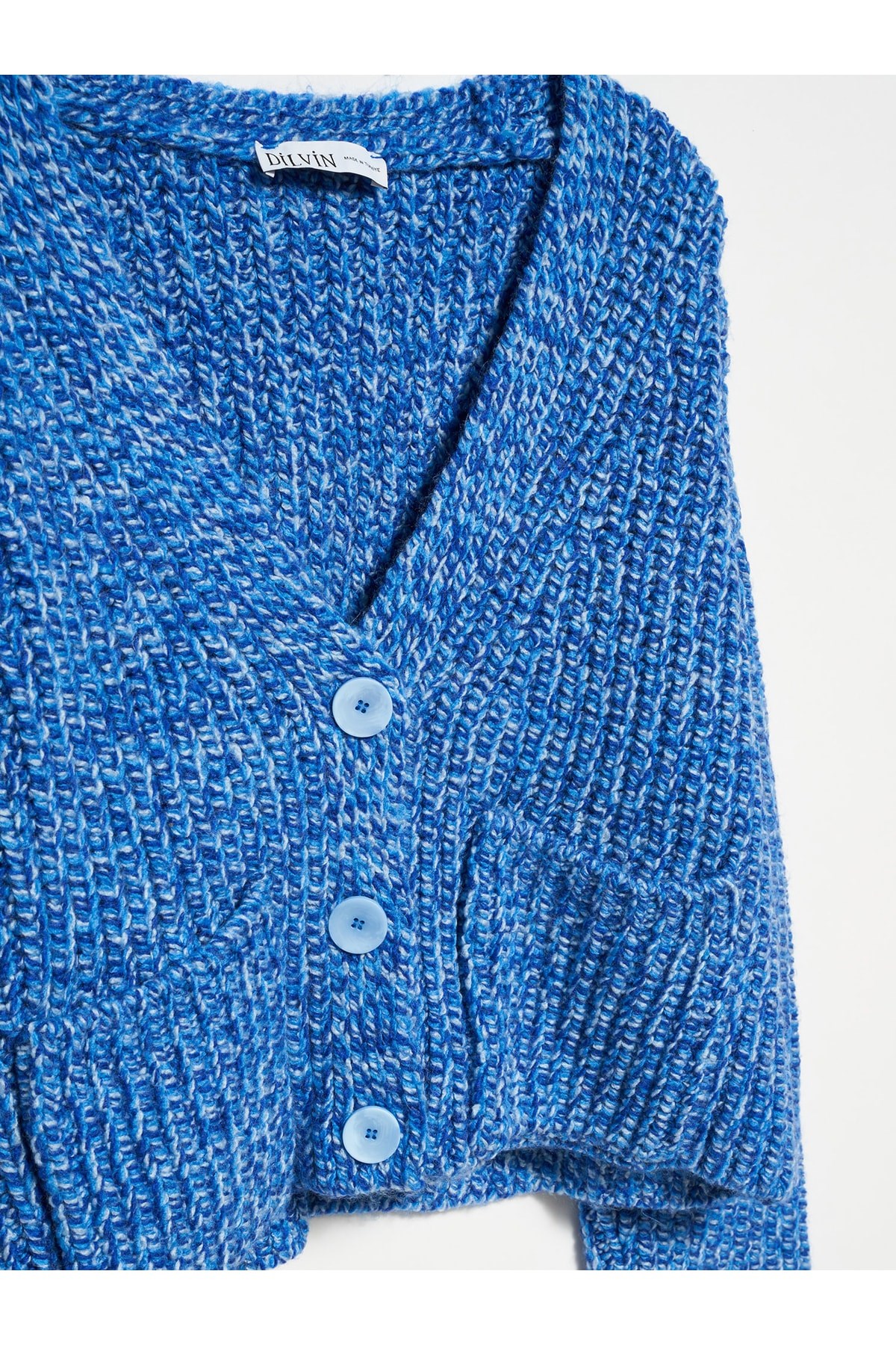 60141-v-yaka-crop-triko-hirka-saks-9cb4ed.jpg