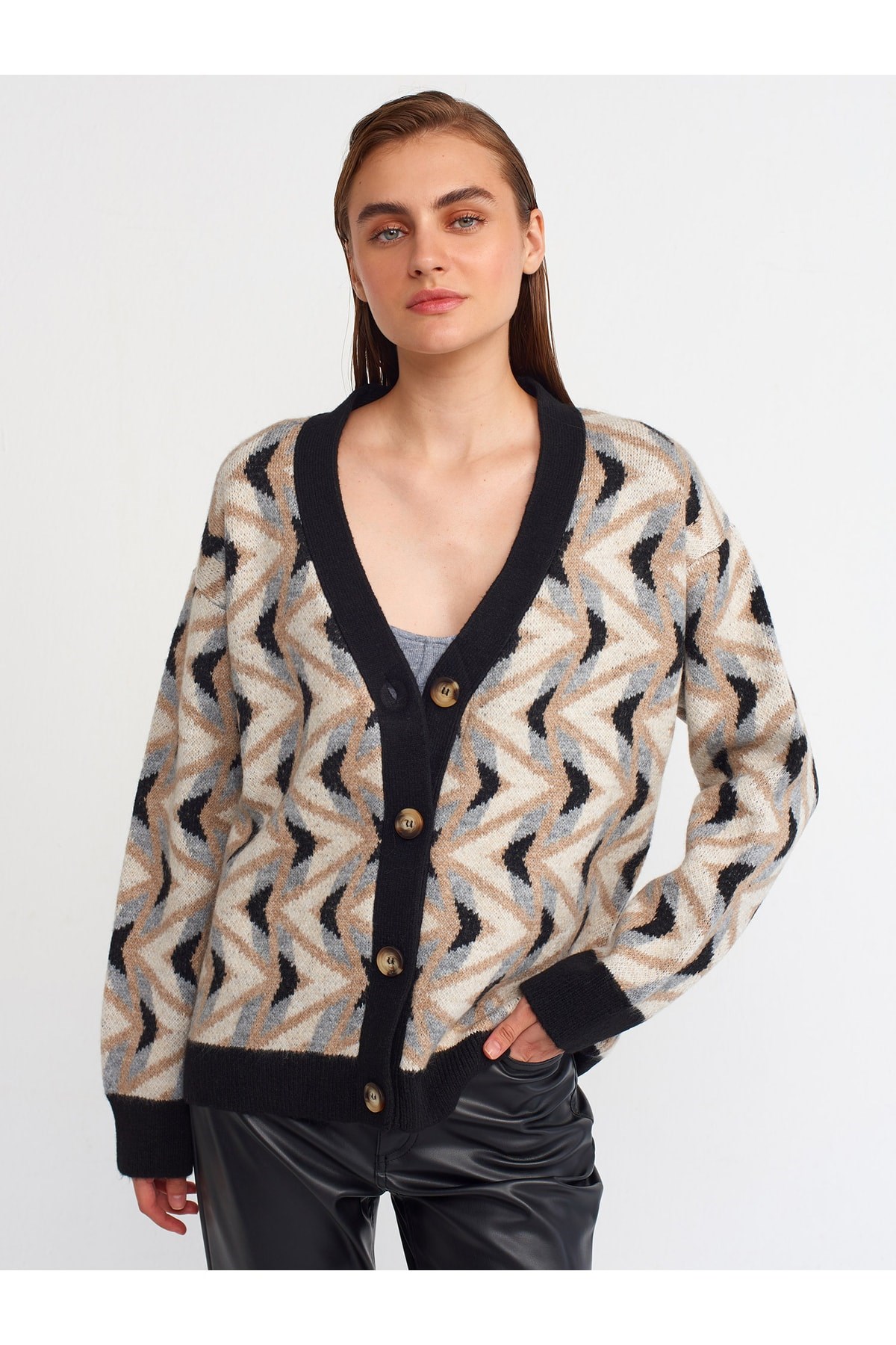 60151-v-yaka-desenli-triko-hirka-siyah-578985.jpg