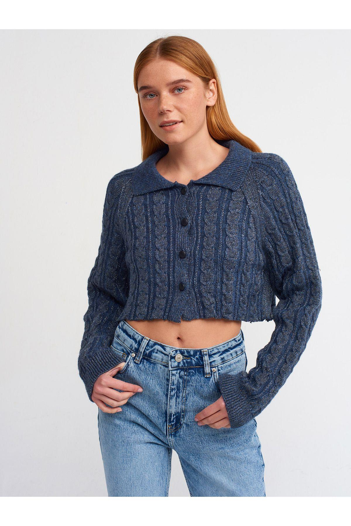 60203-polo-yaka-dugmeli-simli-crop-tri-5300-4.jpg
