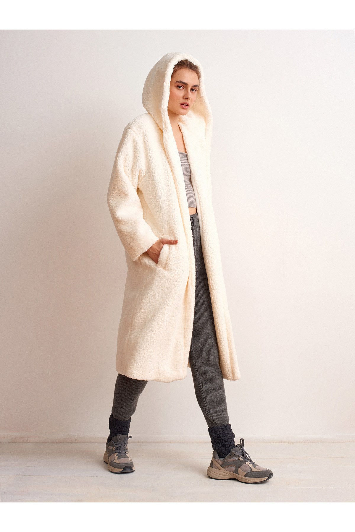 6873-pelus-kaban-ekru--4c9a-.jpg