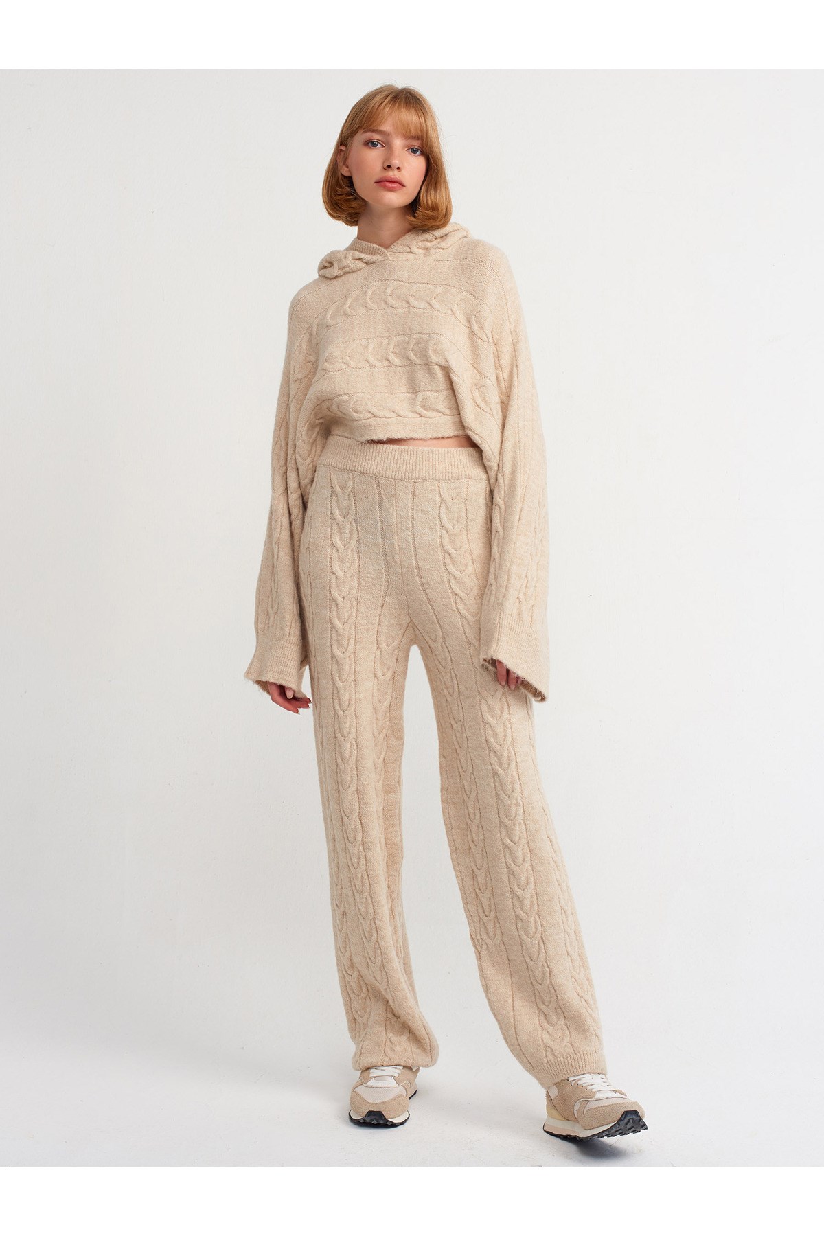 70158-sac-orgu-triko-pantolon-bej-5abb13.jpg