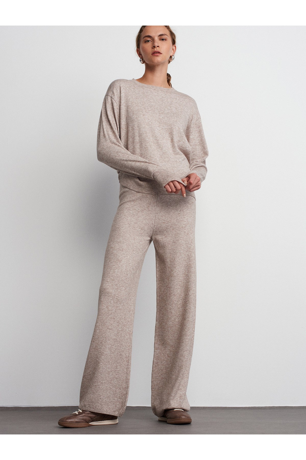 70163-beli-lastikli-triko-pantolon-viz-40a7-b.jpg