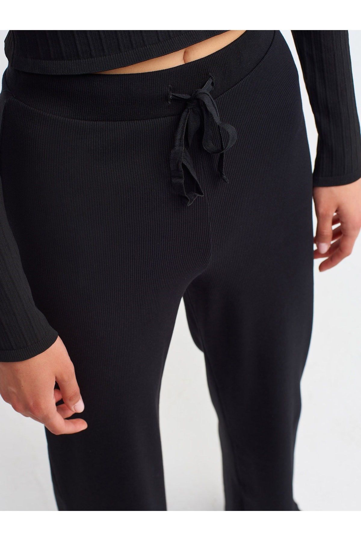 70335-fitilli-pantolon-siyah-331e0-.jpg