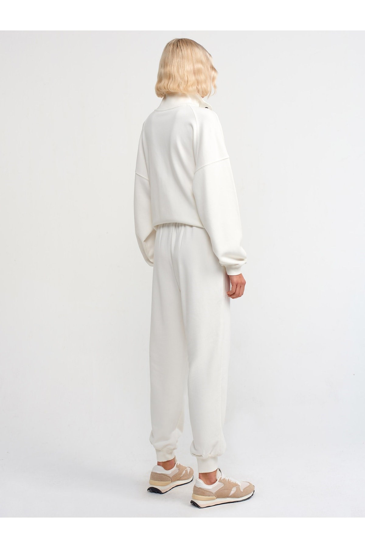 70404-jogger-esofman-ekru-8-43a9.jpg