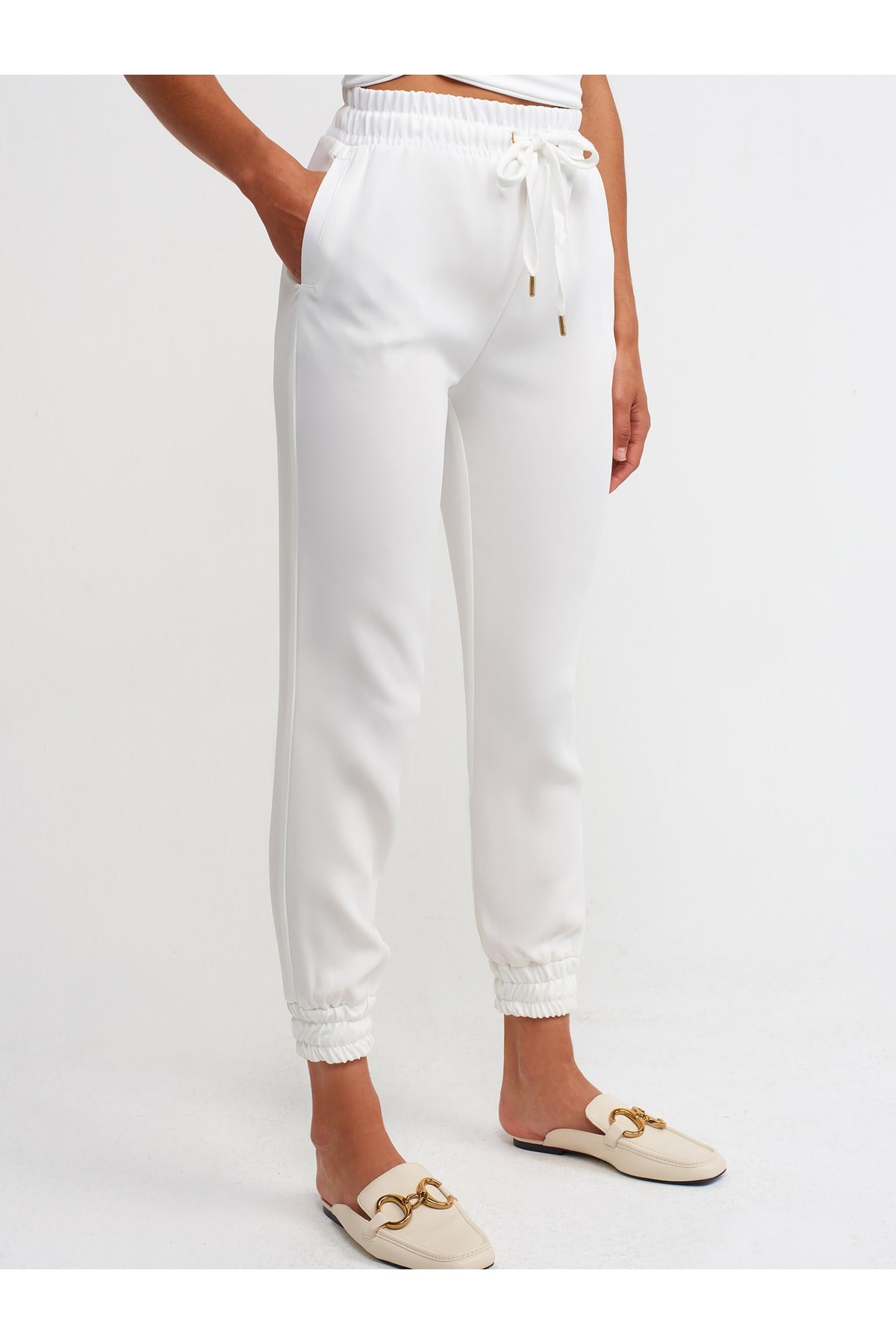 70557-jogging-fit-pantolon-beyaz-3ae-9a.jpg