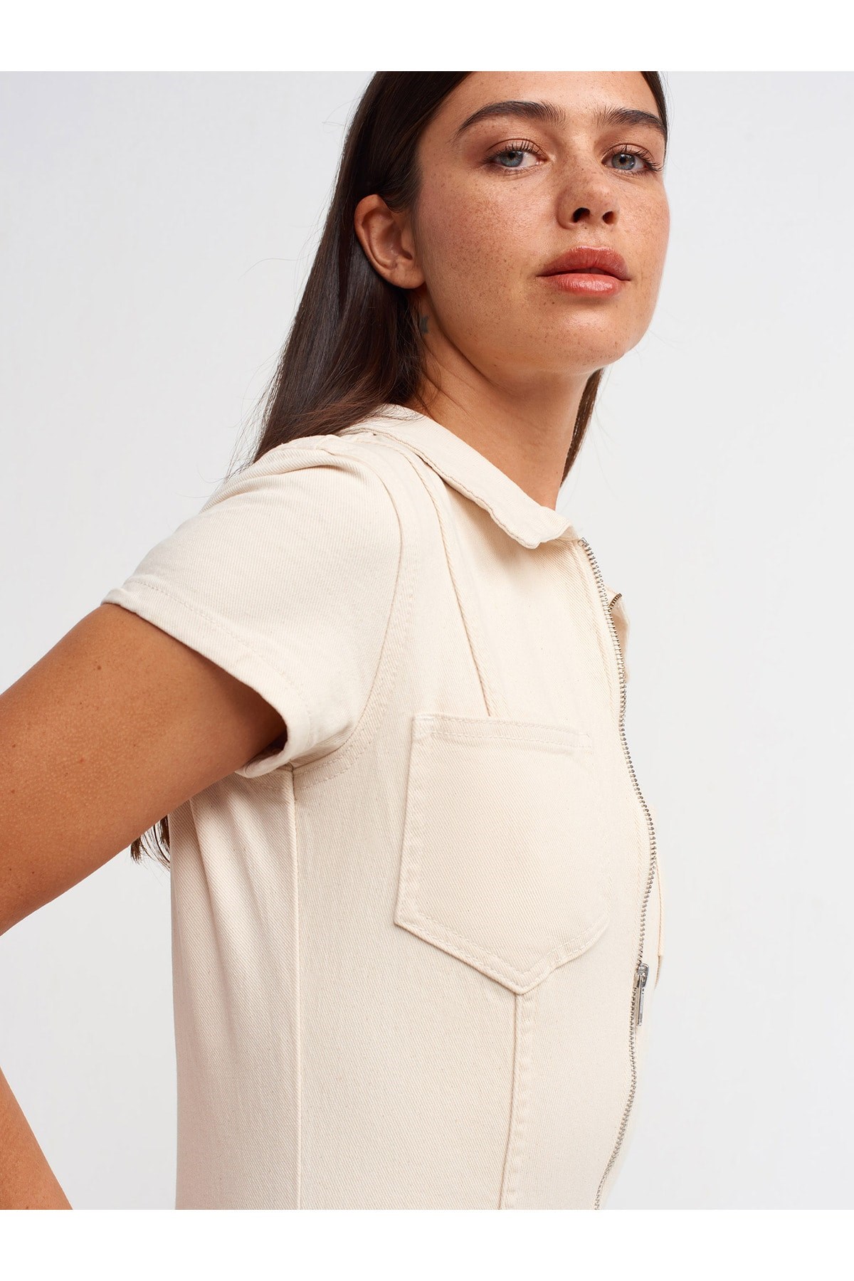 70891-kisa-kollu-ekru-denim-tulum-ekru-39fa-4.jpg