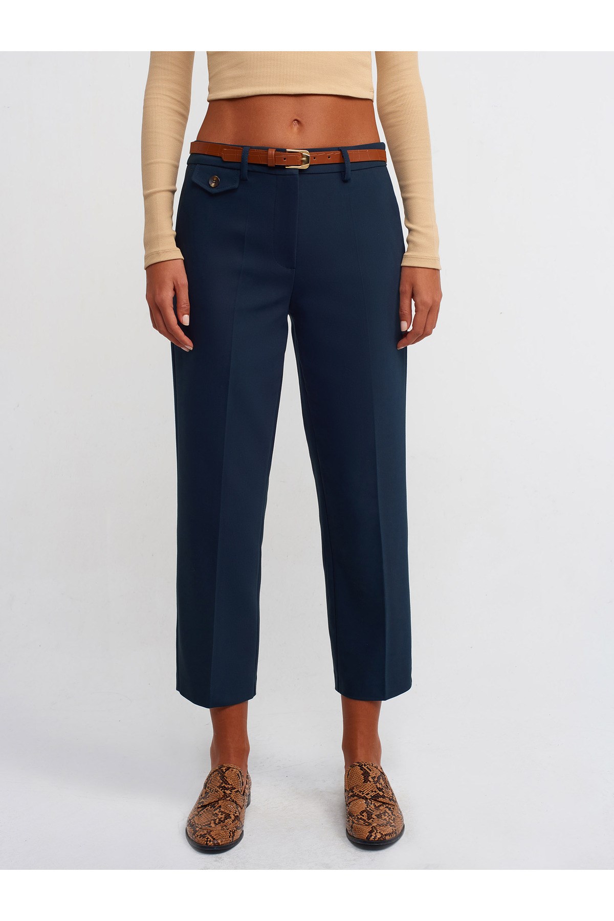 71232-kemerli-duz-fit-pantolon-laciver-9-8ee6.jpg