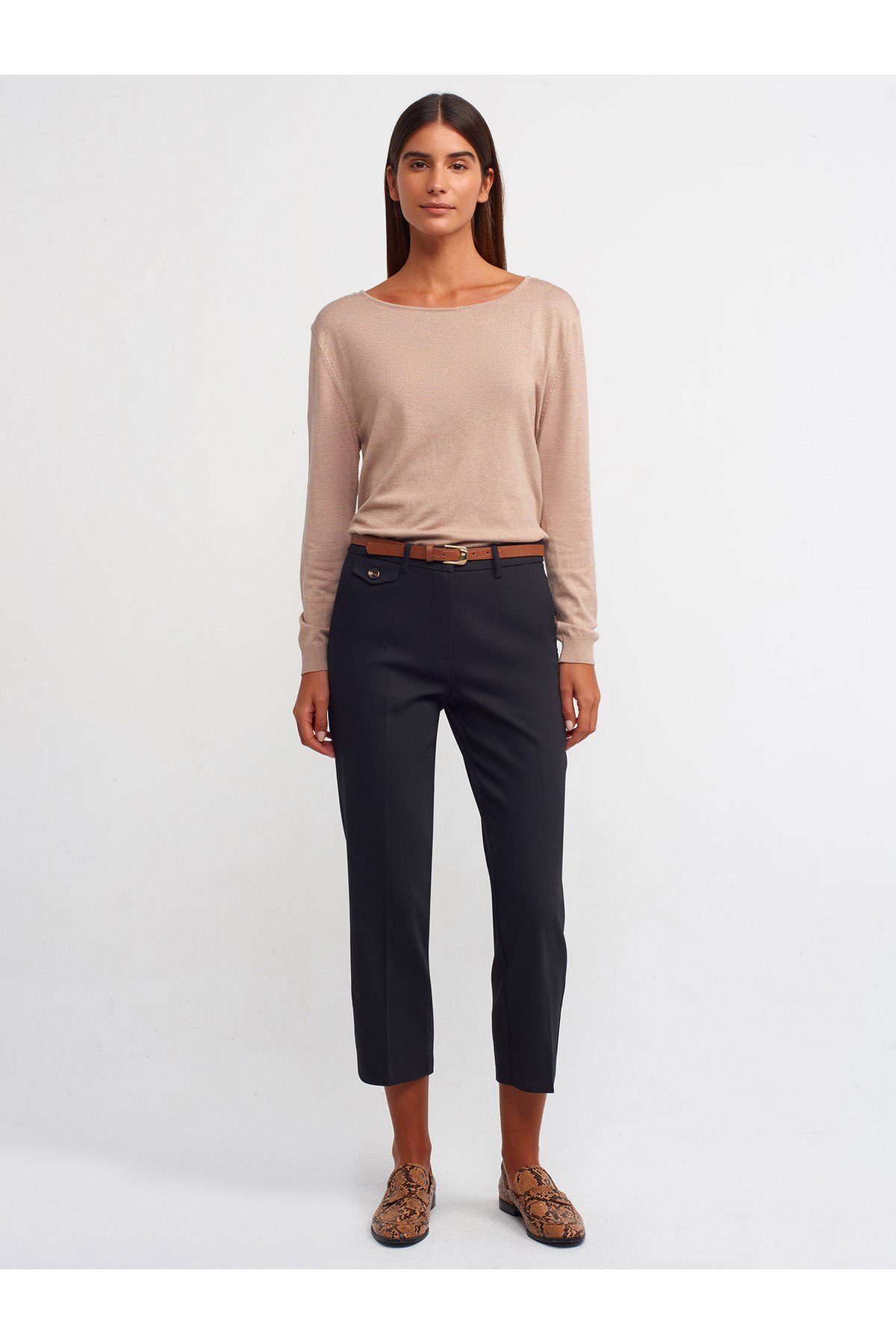 71232-kemerli-duz-fit-pantolon-siyah-05cf23.jpg