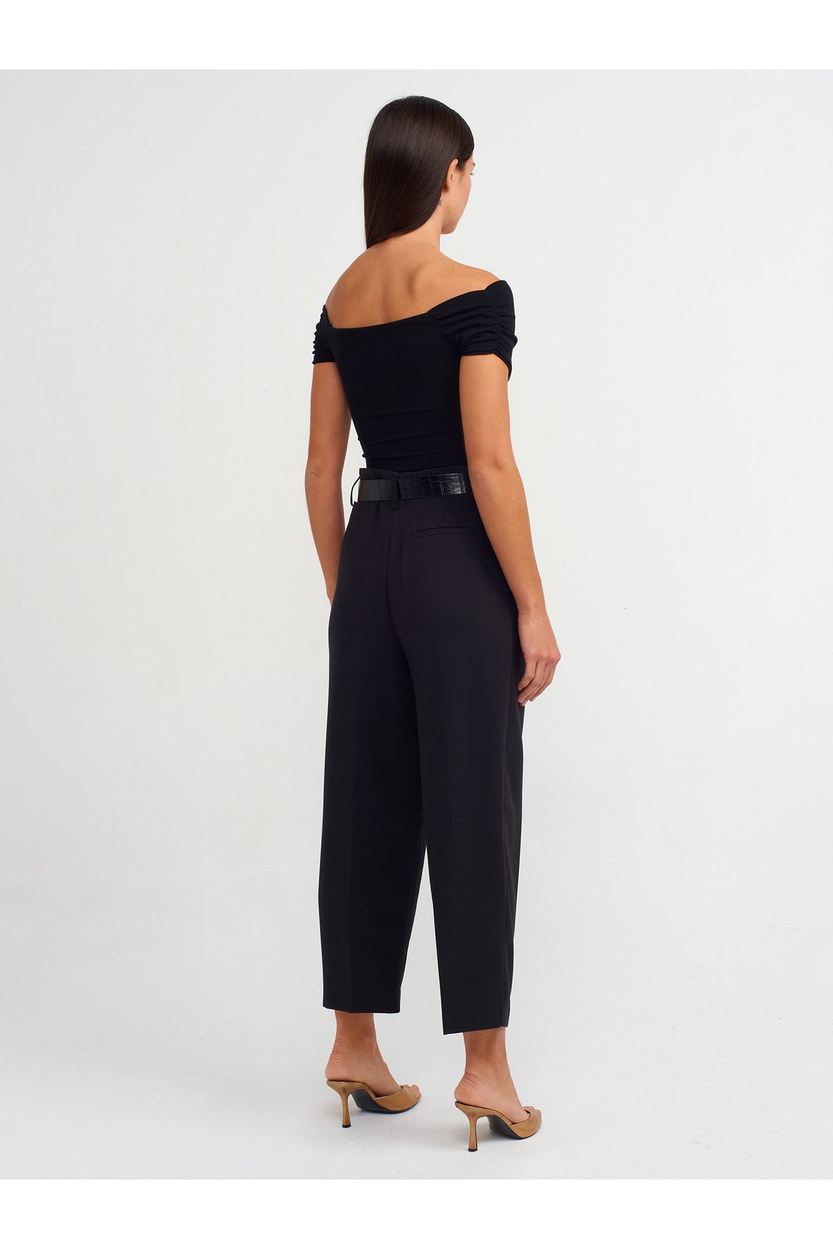 71297-kemerli-havuc-fit-pantolon-siyah-4332-9.jpg