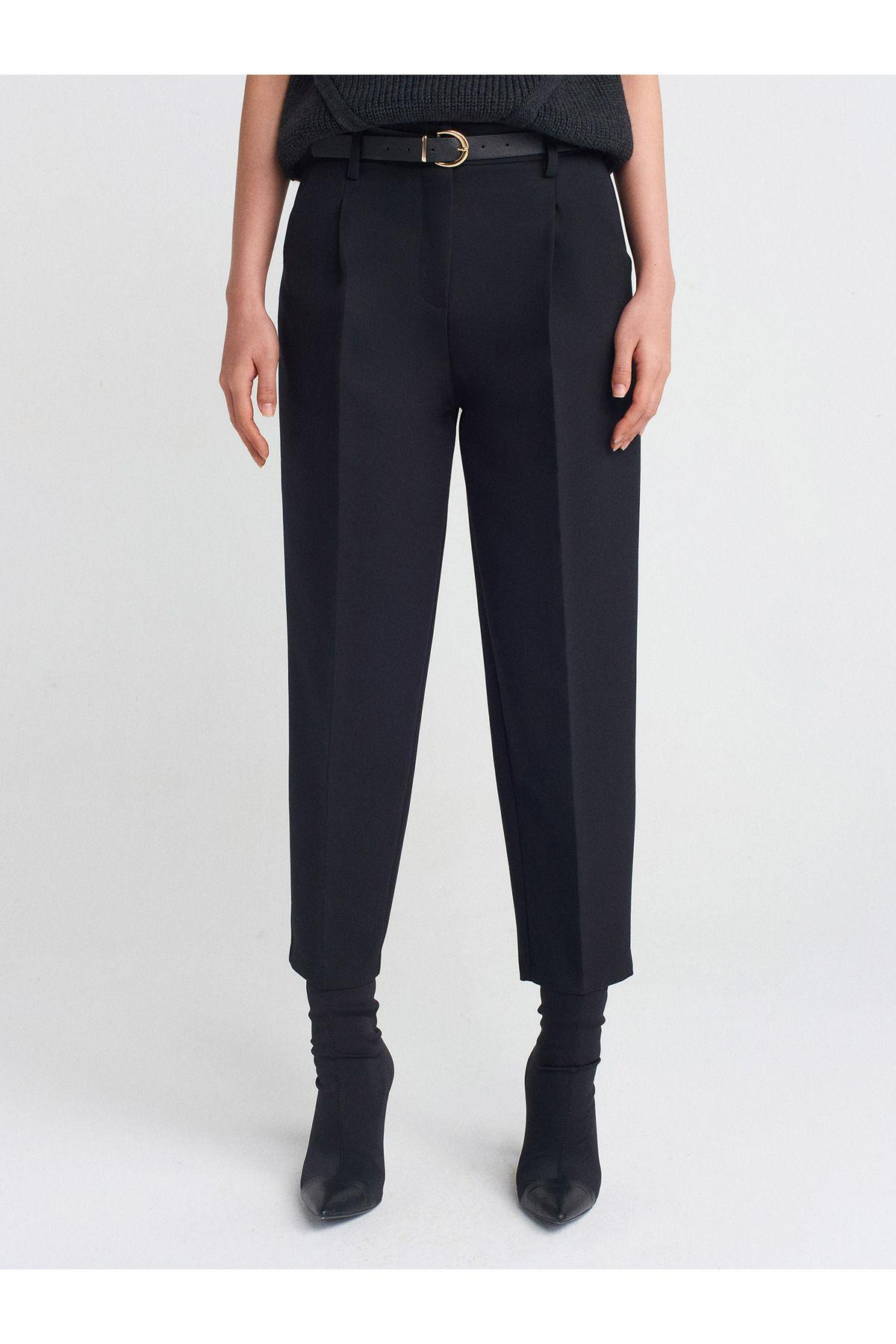 71533-kemerli-havuc-fit-pantolon-siyah--46be-.jpg