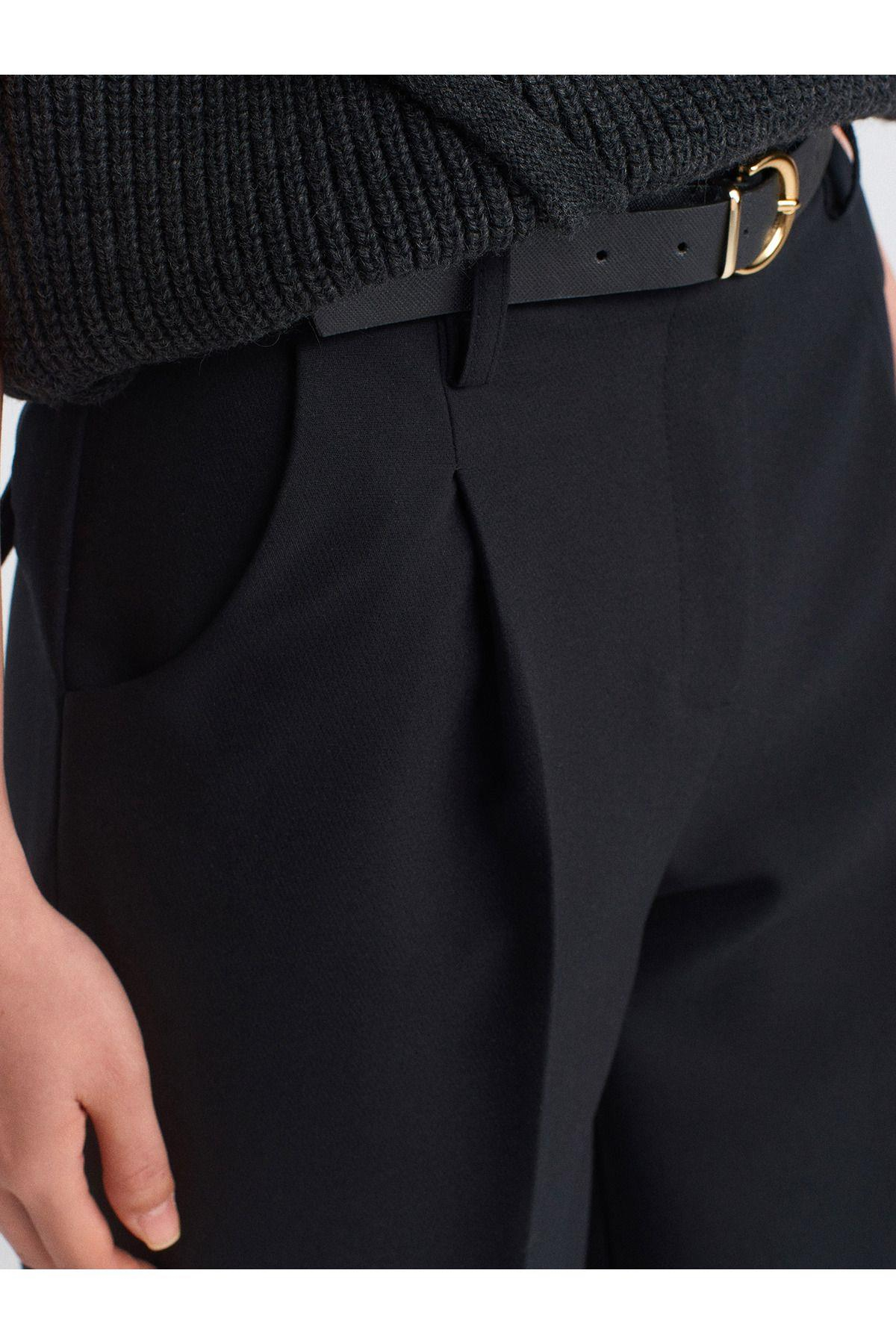71533-kemerli-havuc-fit-pantolon-siyah-500467.jpg