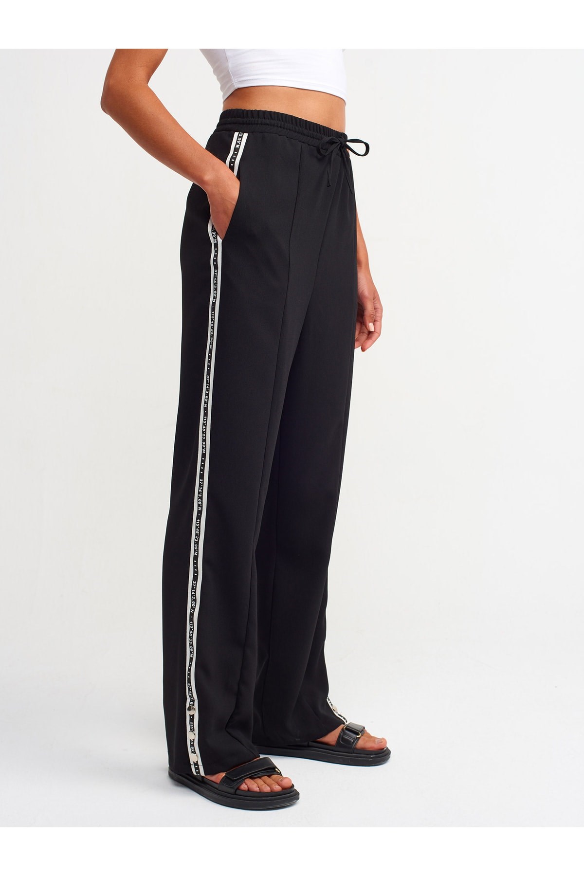 7971-serit-detayli-pantolon-siyah-15-a62.jpg