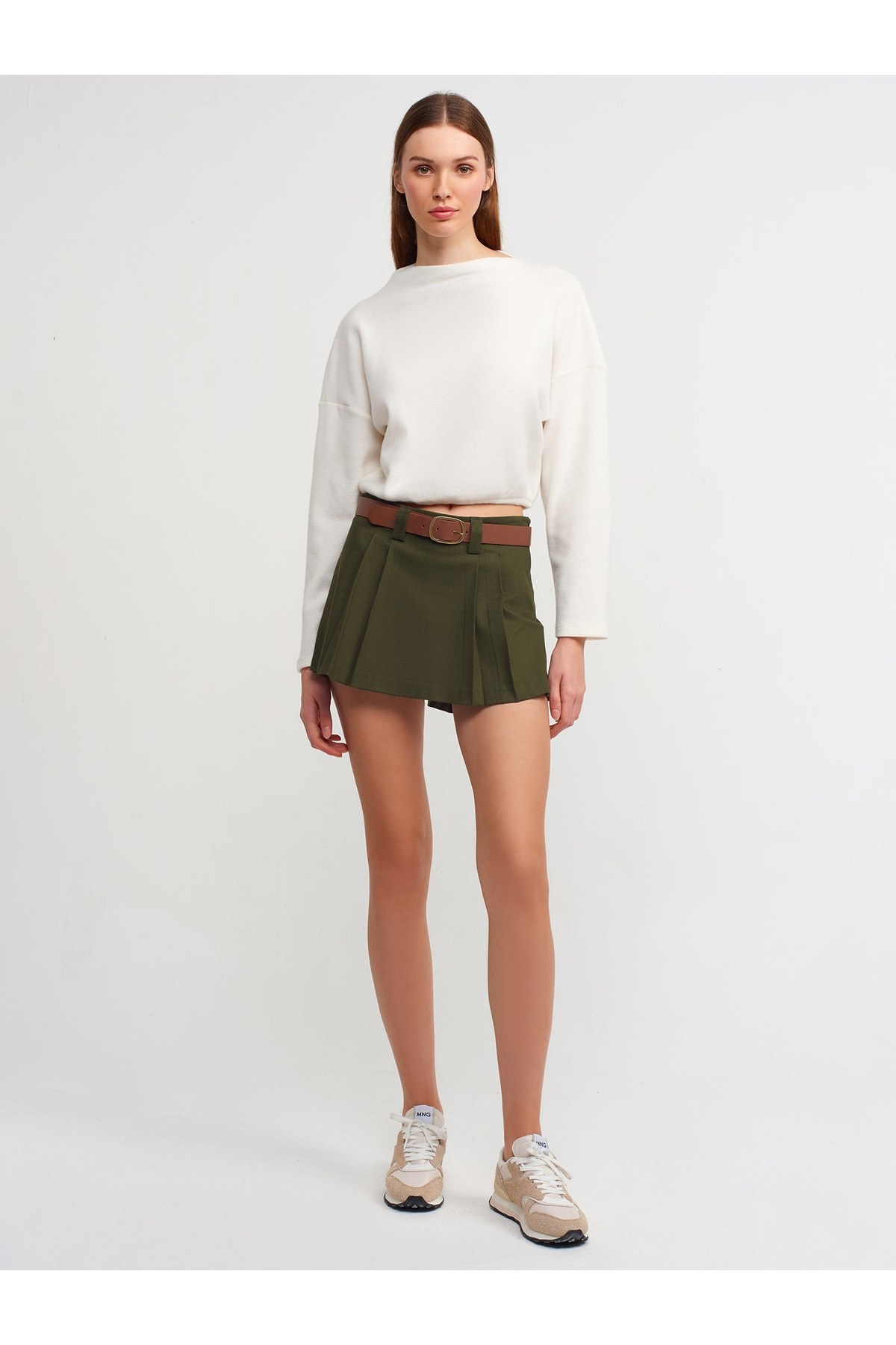 80729-kemerli-mini-sort-etek-haki-c95-4c.jpg