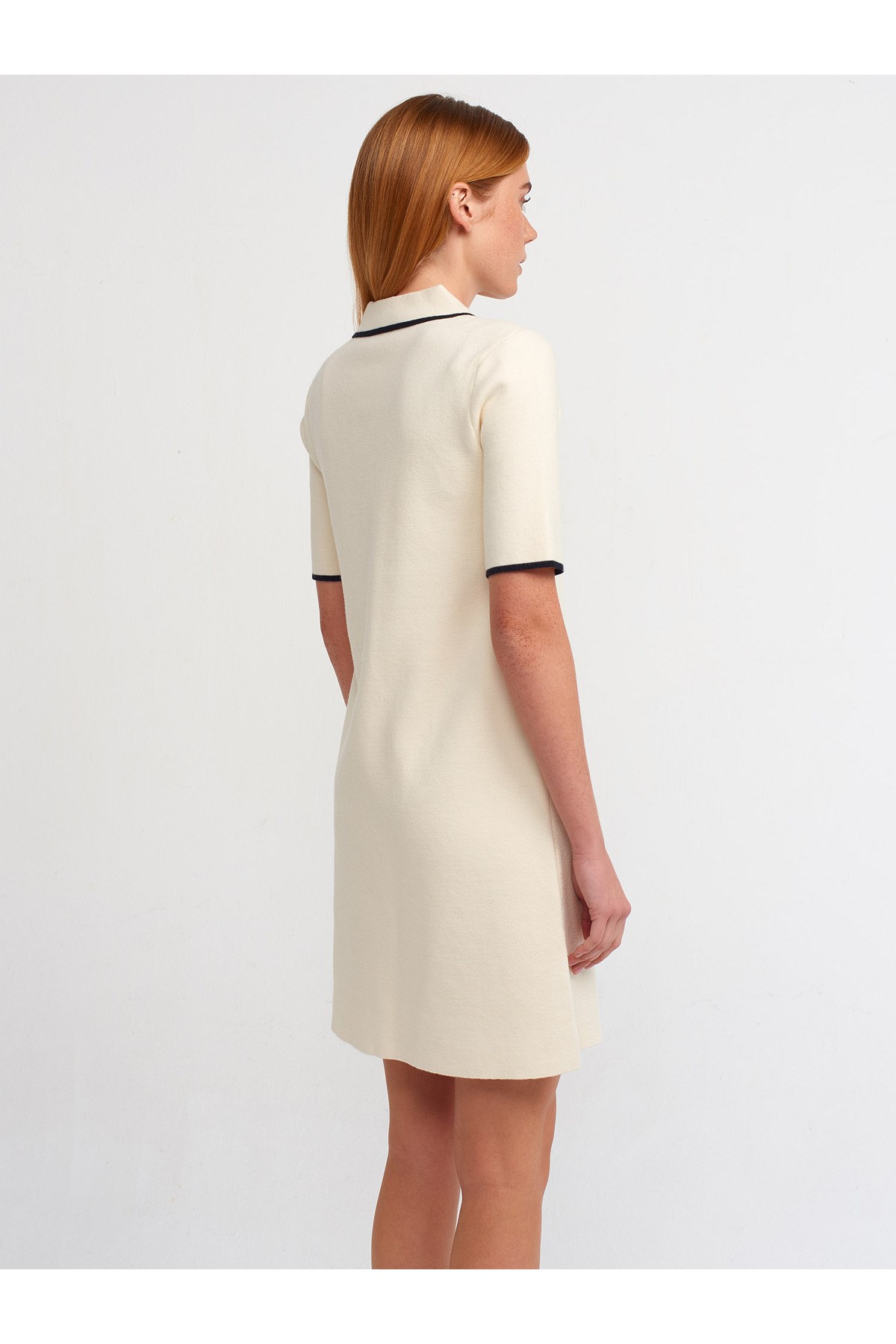 90168-polo-yaka-fermuarli-kisa-kol-tri-ee8219.jpg