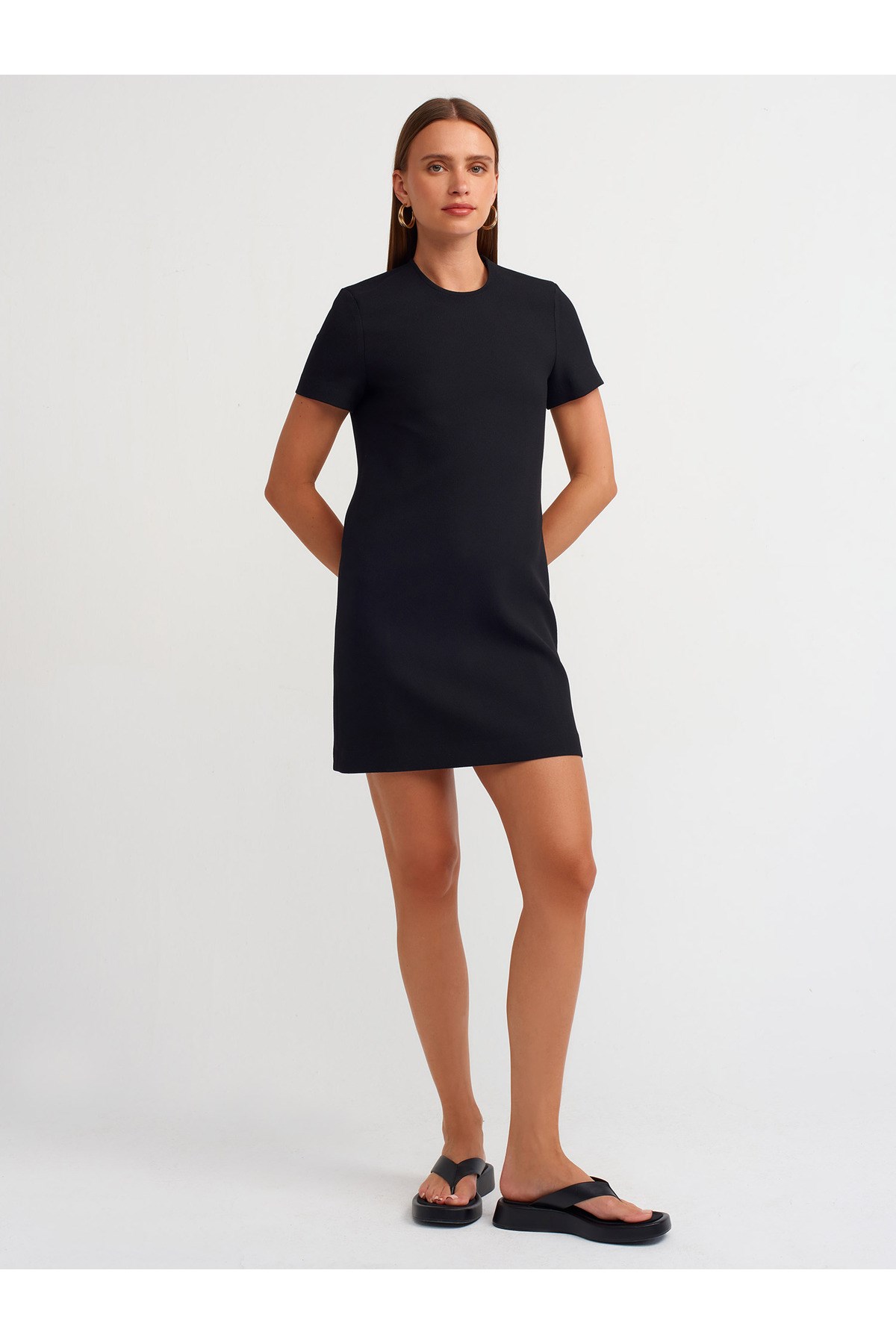 90899-bisiklet-yaka-mini-elbise-siyah-c9a6fe.jpg