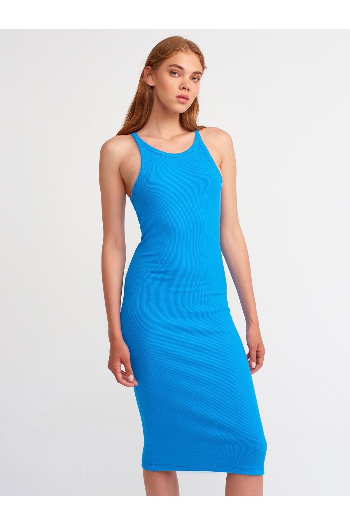 9095-halter-yaka-elbise-saks-38452-.jpg