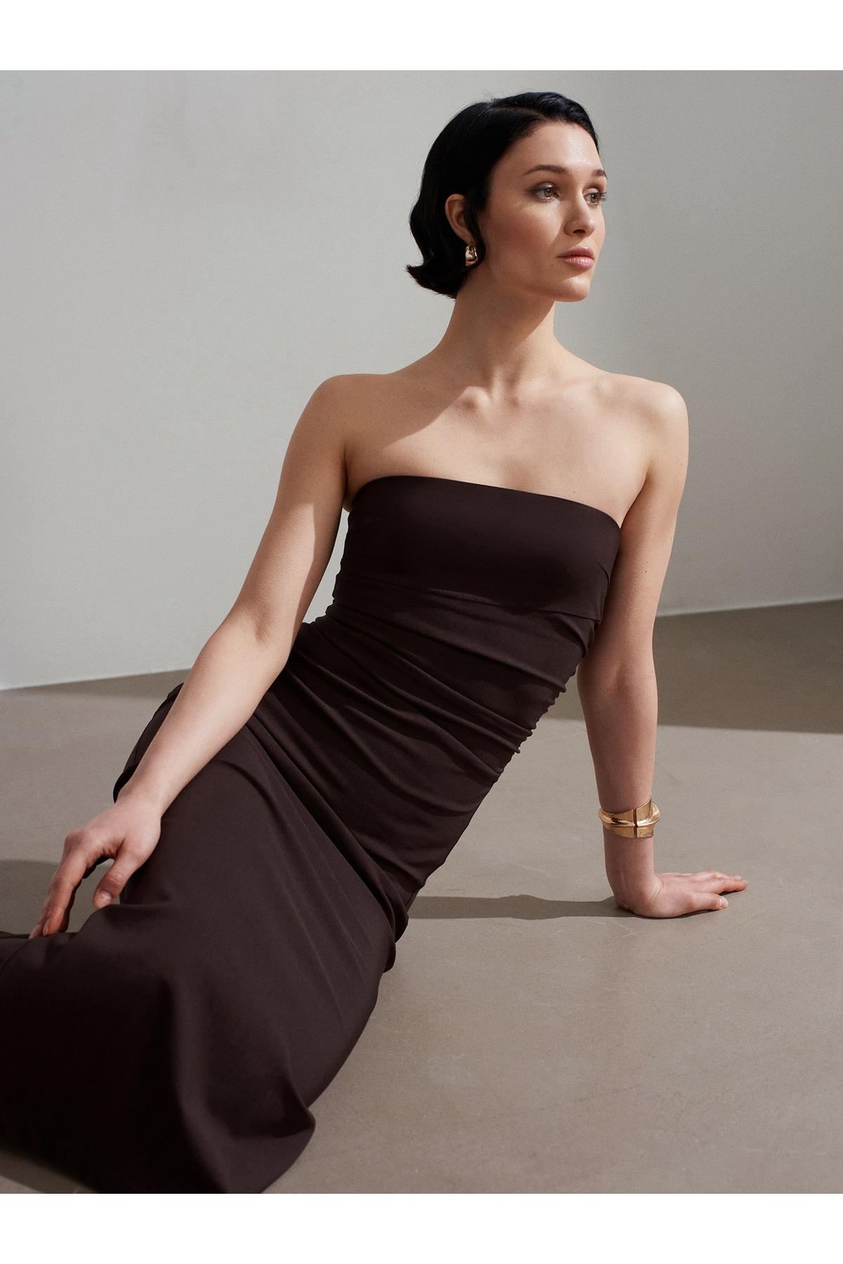 91368-straplez-midi-elbise-koyu-kahve--07f53.jpg