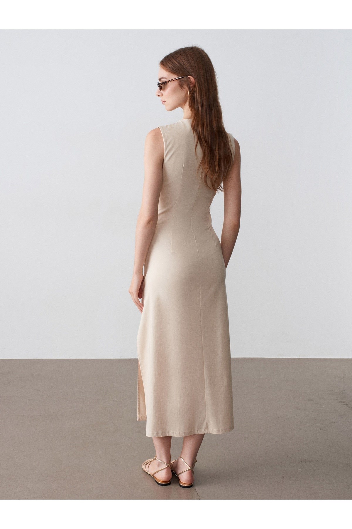 91704-yirtmac-detayli-midi-elbise-tas-4134-9.jpg