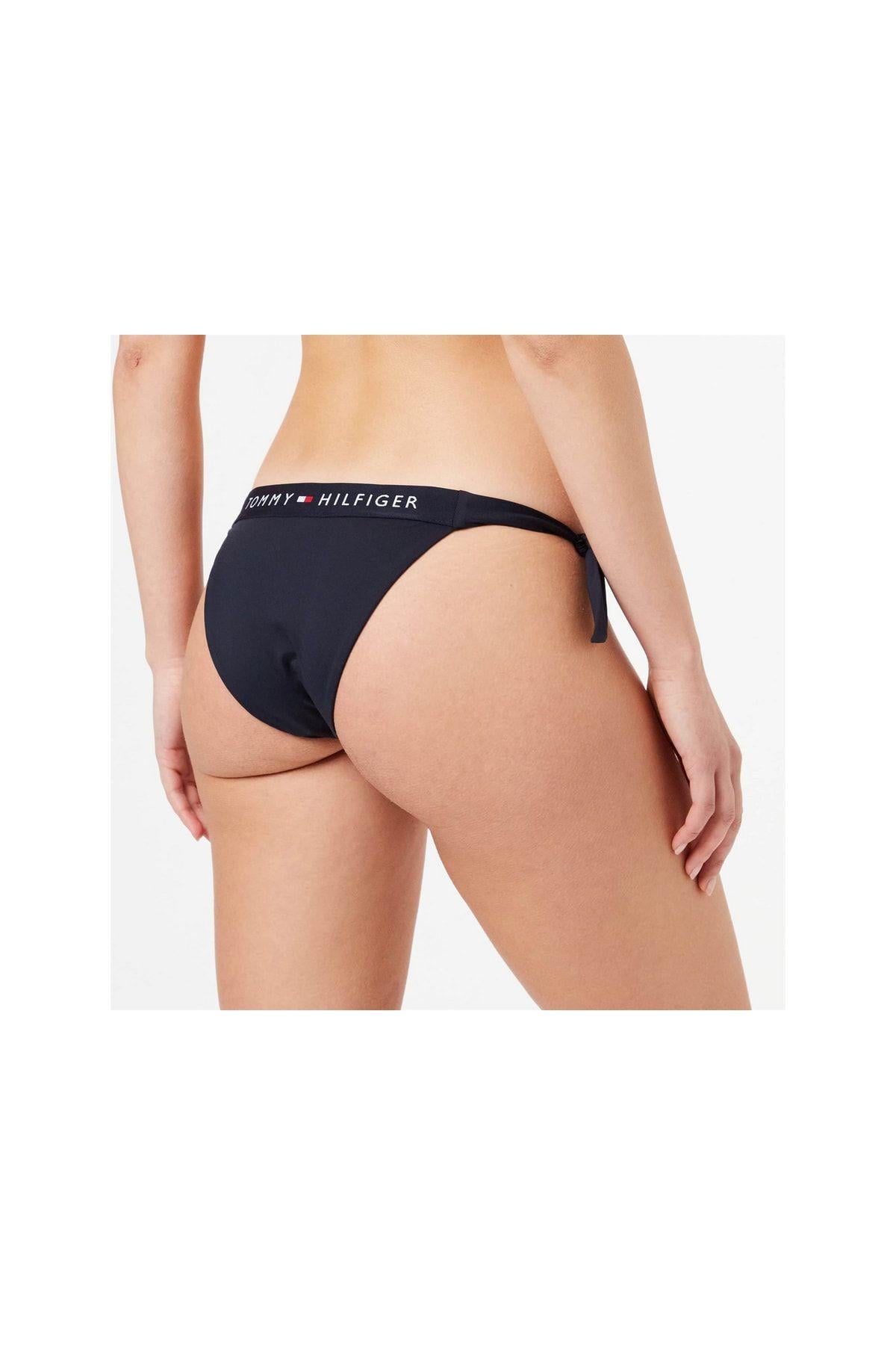 bikini-e8da20.jpg