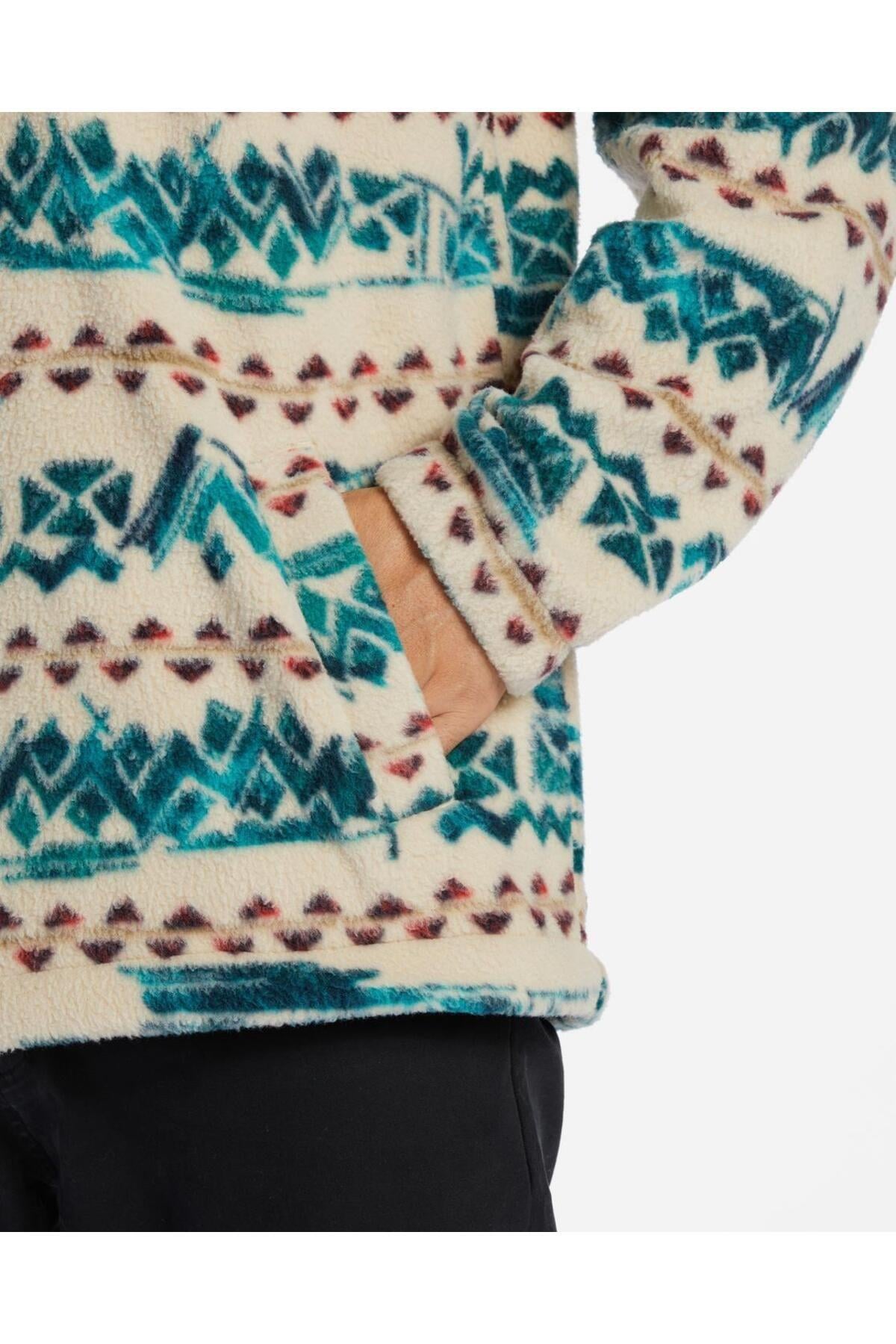 boundary-mock-neck-ccdc6e.jpg