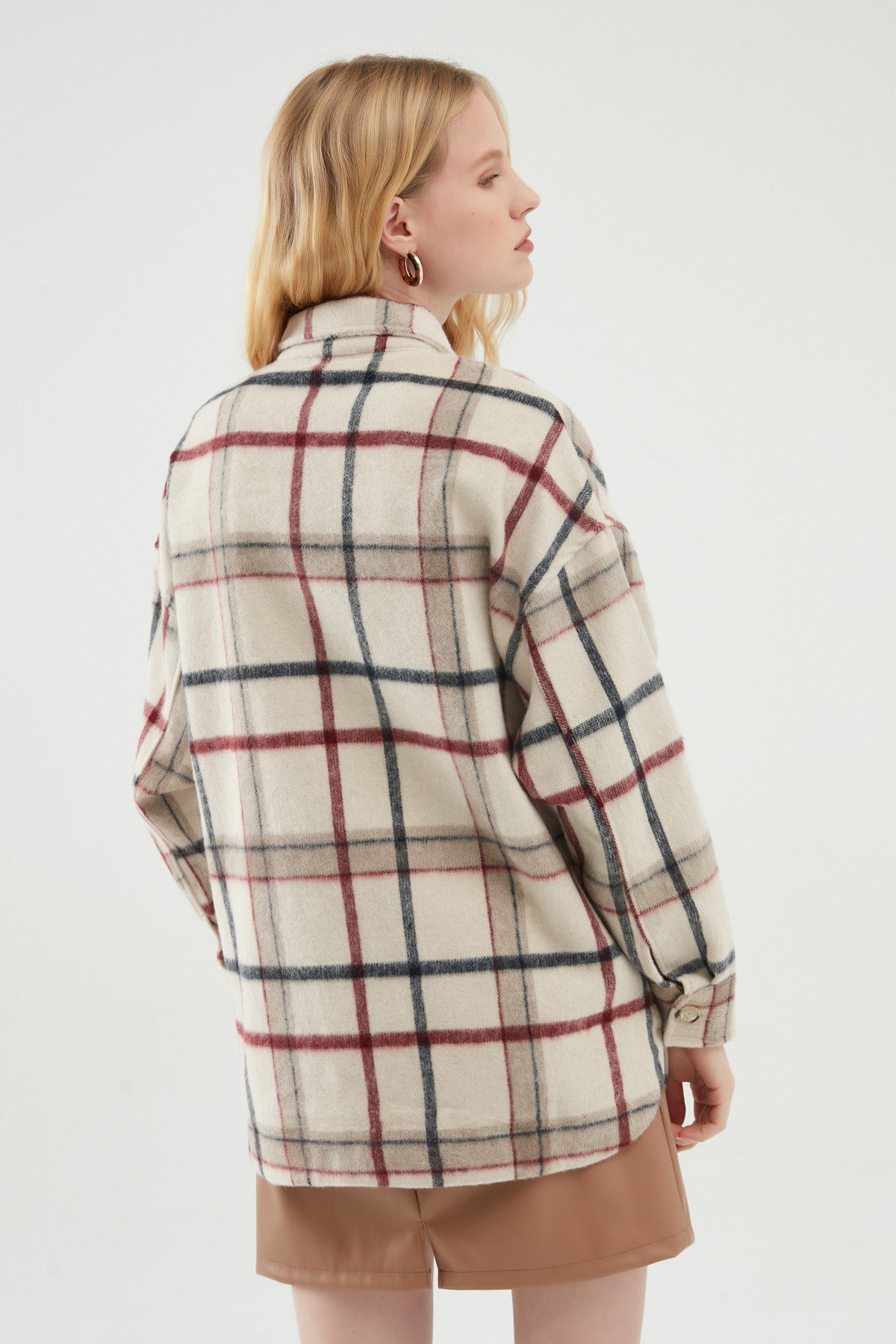 buyuk-cepli-gomlek-tas-6-f13d.jpg