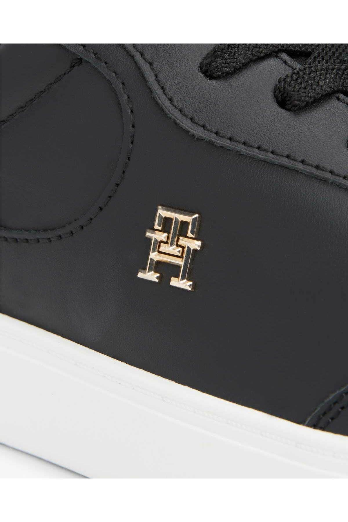 chic-court-sneaker-5143b2.jpg