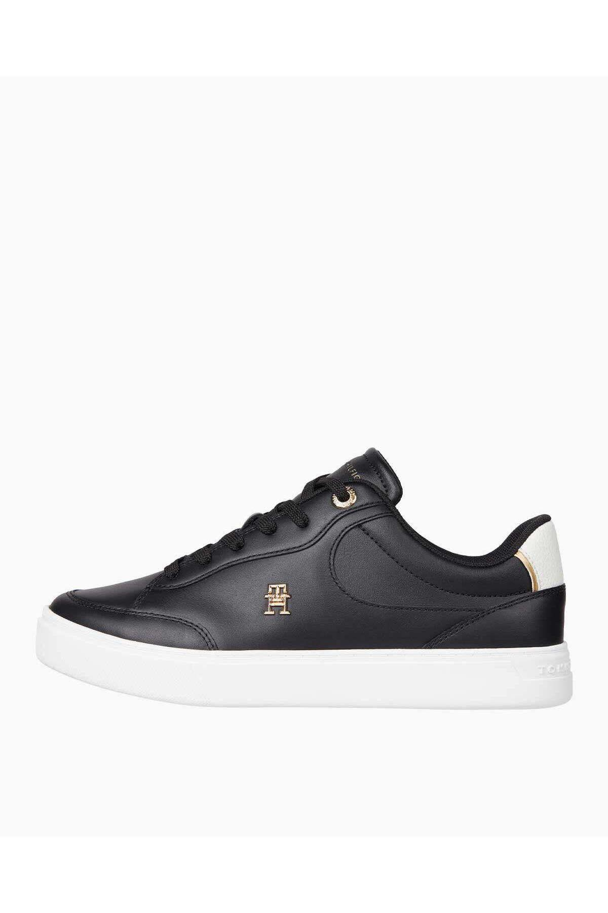 chic-court-sneaker-5ad-44.jpg