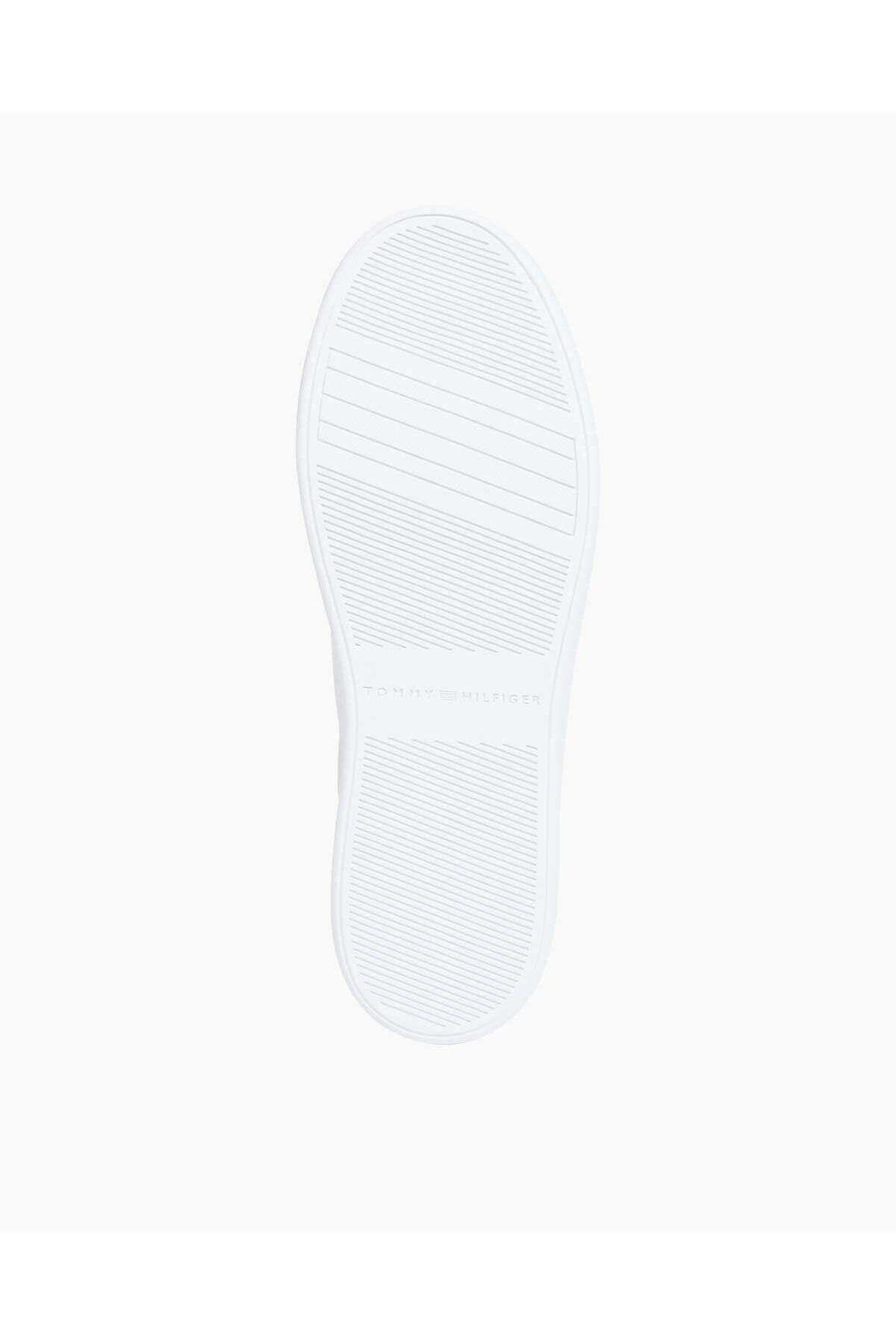 chic-court-sneaker-bcbf78.jpg