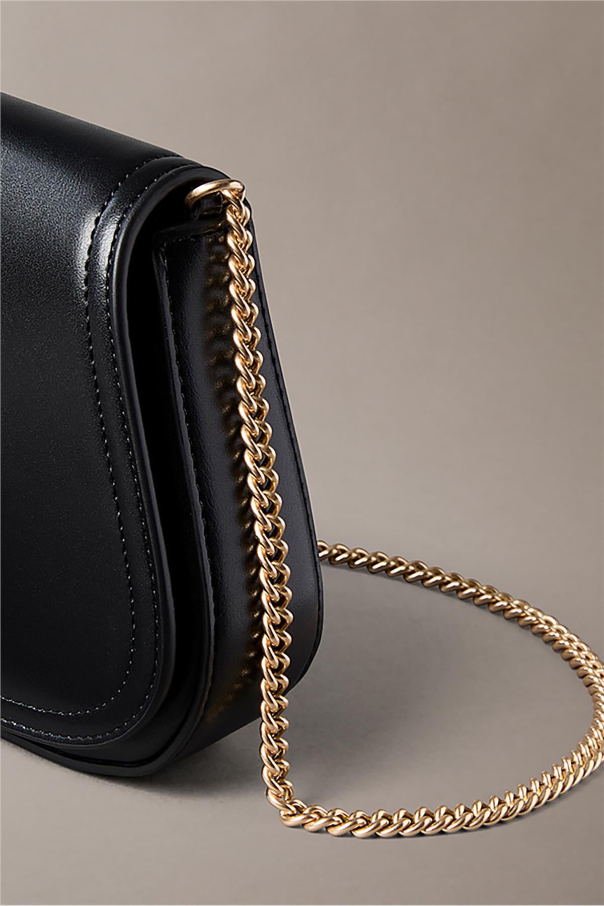 ck-curved-wallet-on-kadin-cuzdan-c7041f.jpg
