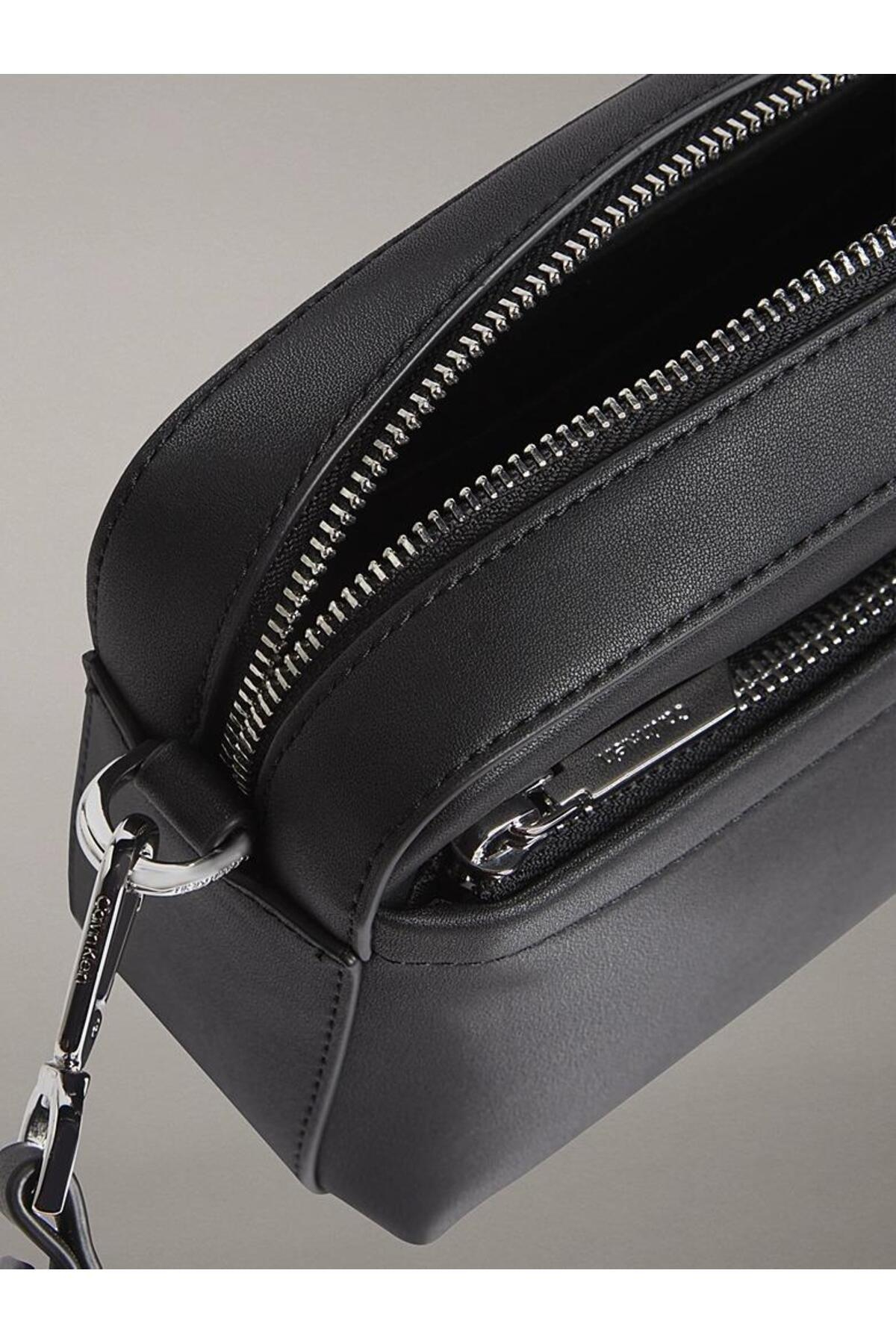 ck-must-dbl-straps-camera-bag-w-13e538.jpg