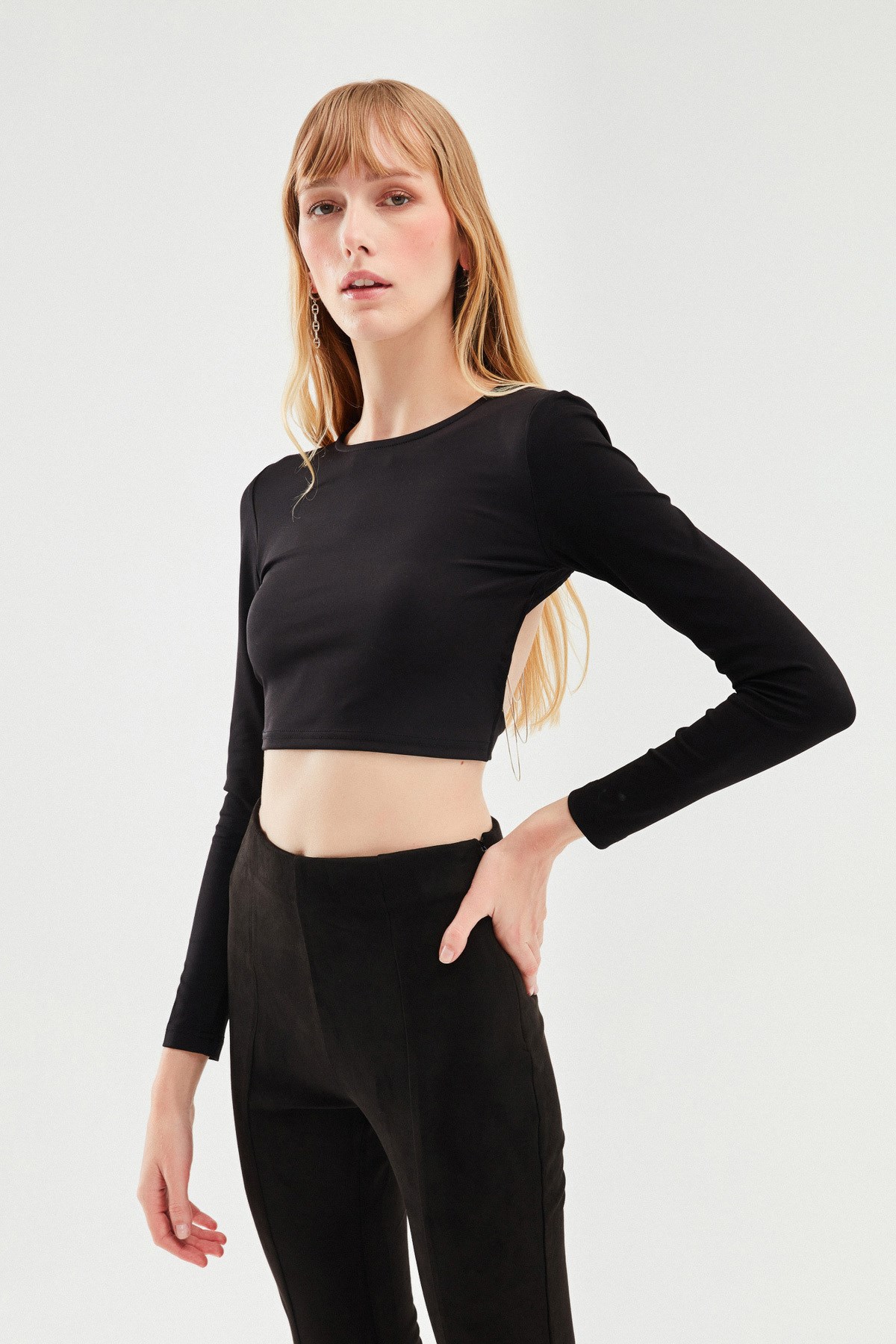 cut-out-zincirli-crop-bluz-siyah-3bf-00.jpg
