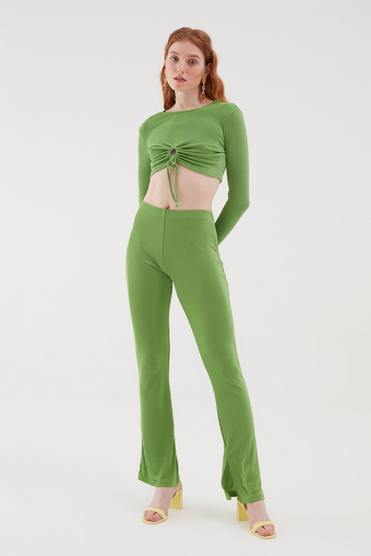 dekolte-detayli-crop-bluz-yesil--93e4-.jpg