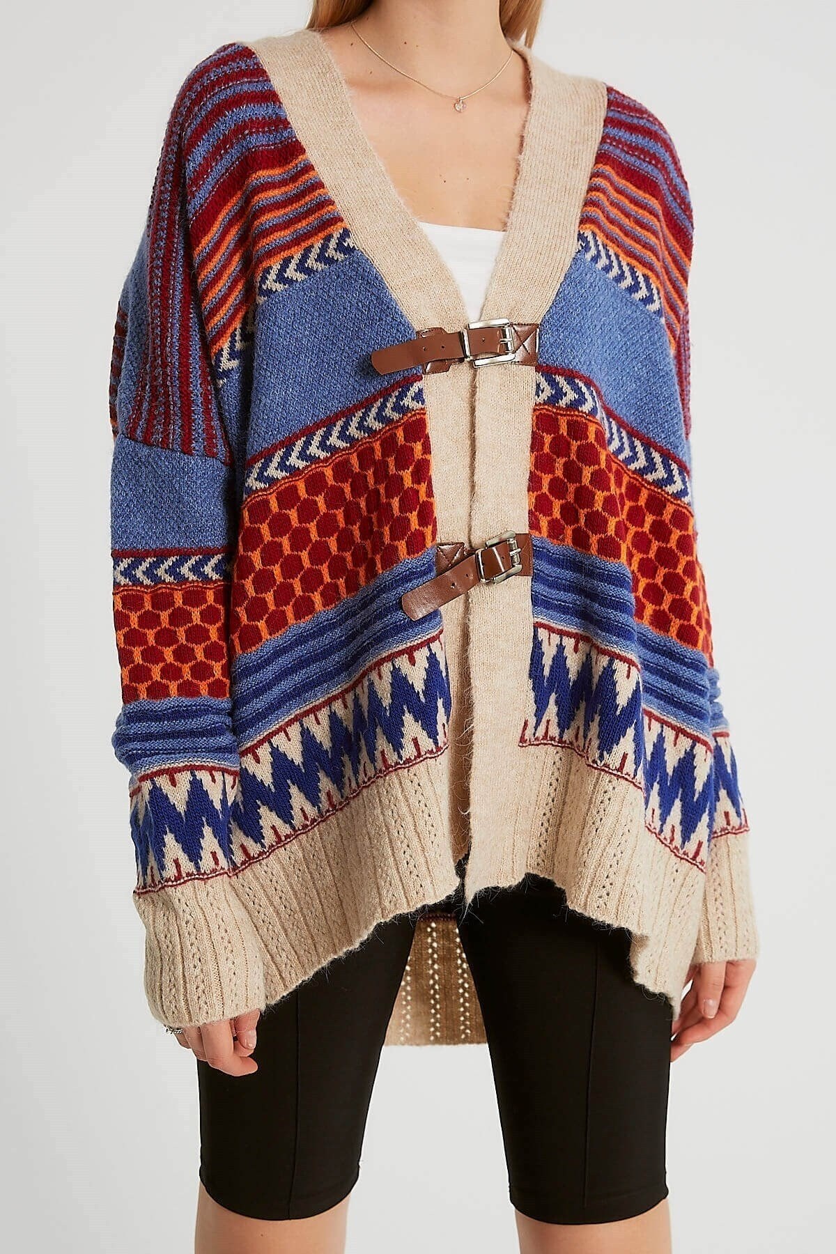 deri-detayli-desenli-triko-hirka-tas-i-58939b.jpg