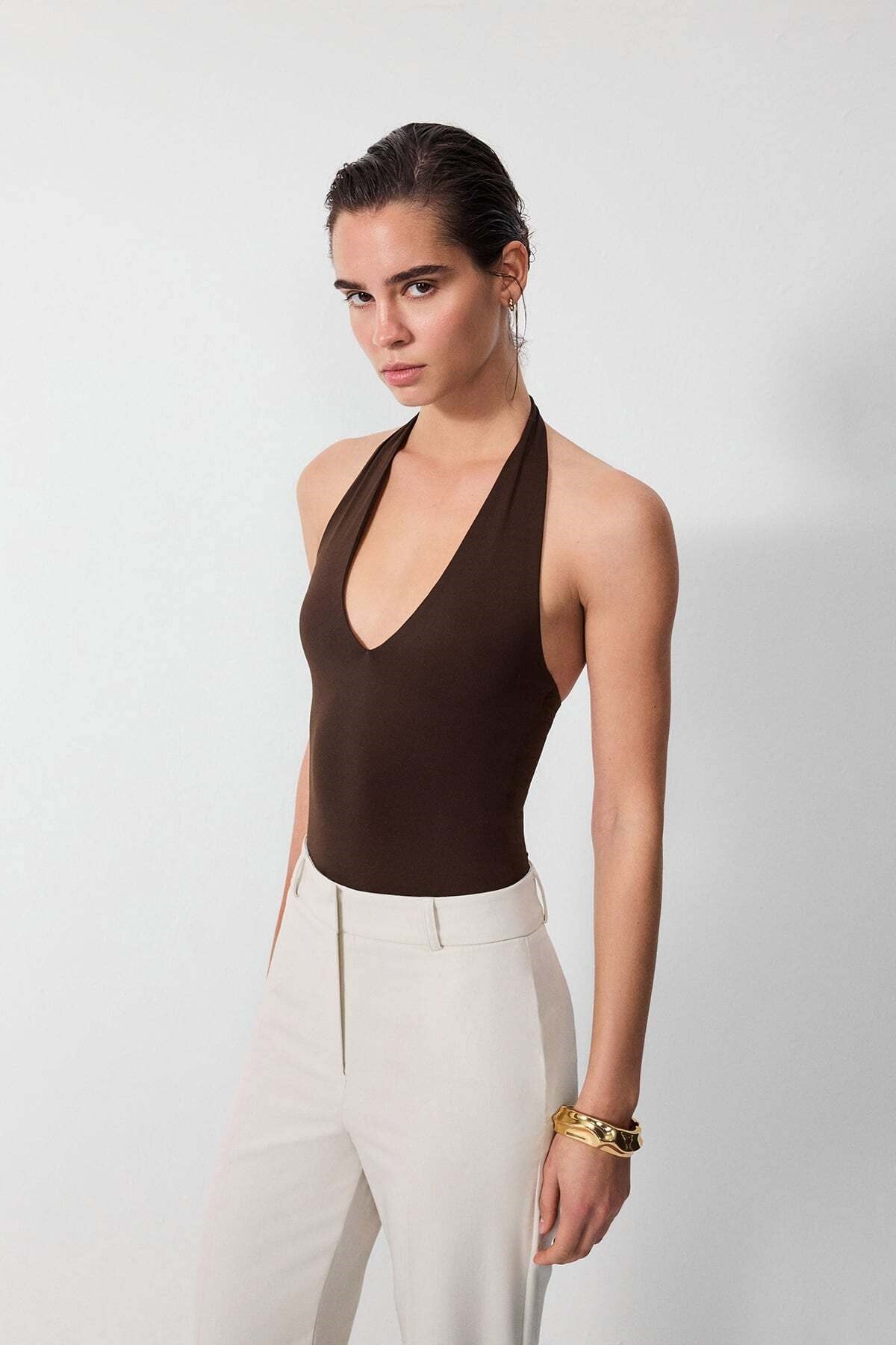 derin-v-yaka-bodysuit-553e3d.jpg
